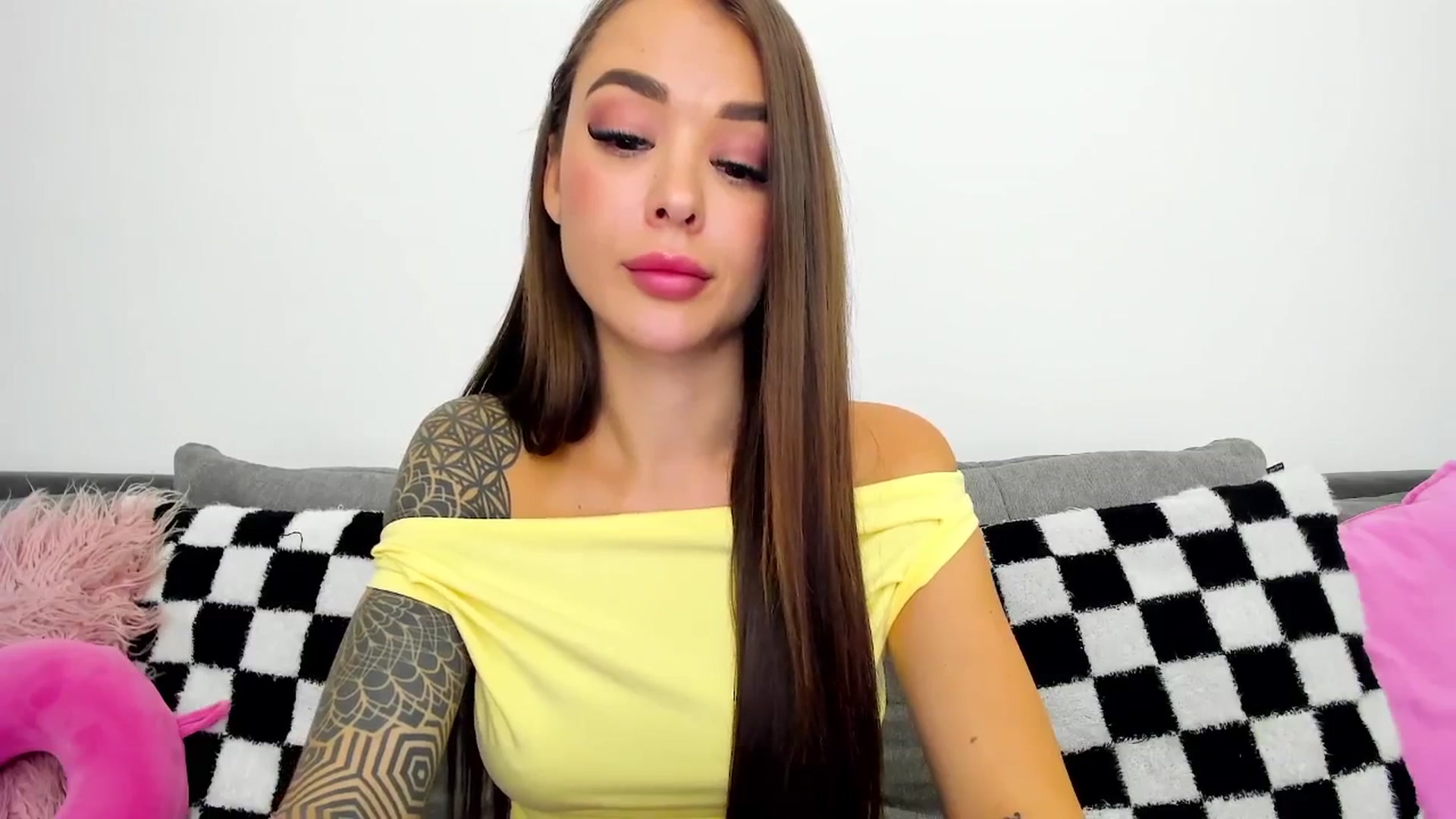 Gallery image thumbnail from Jul_la_la's myfreecams stream on, 03/28/2025, 21:11 image 19 of 20