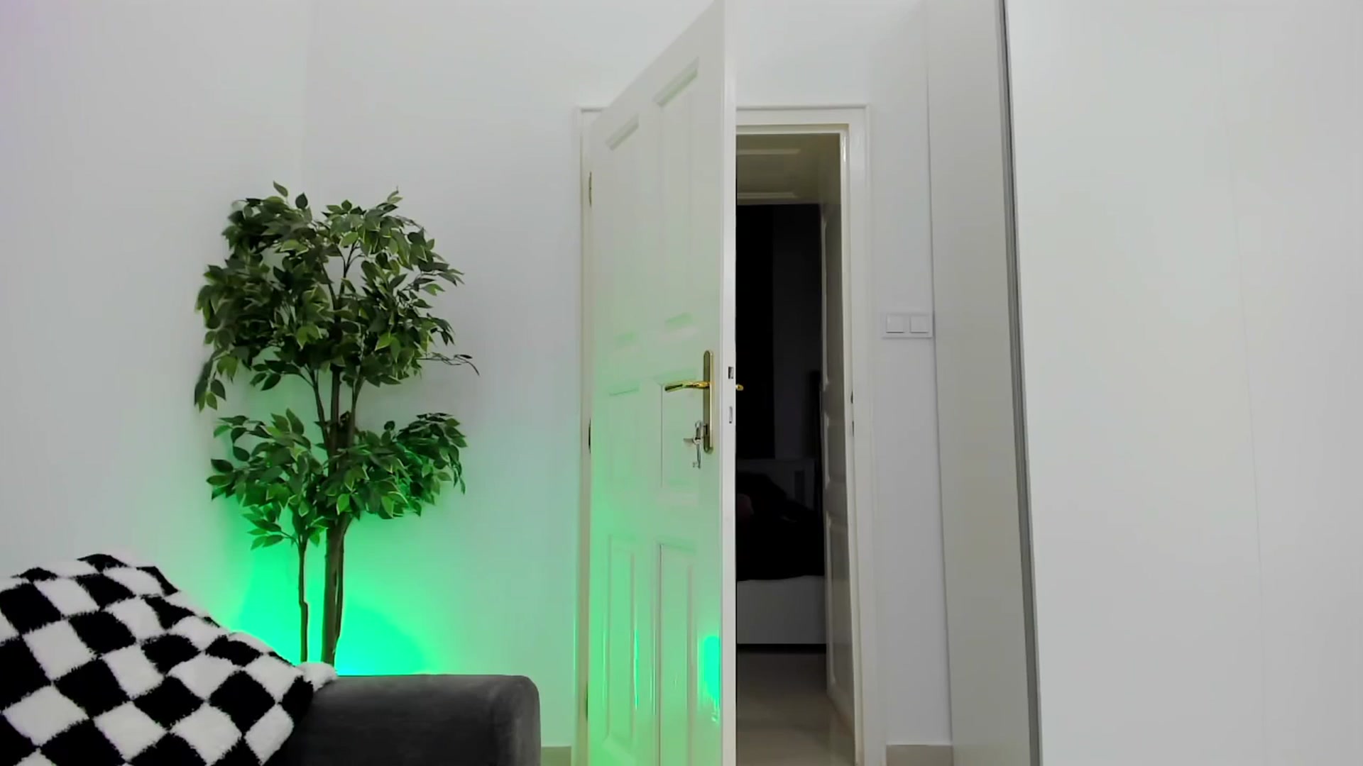 Gallery image thumbnail from Jul_la_la's myfreecams stream on, 04/19/2025, 19:26 image 9 of 20