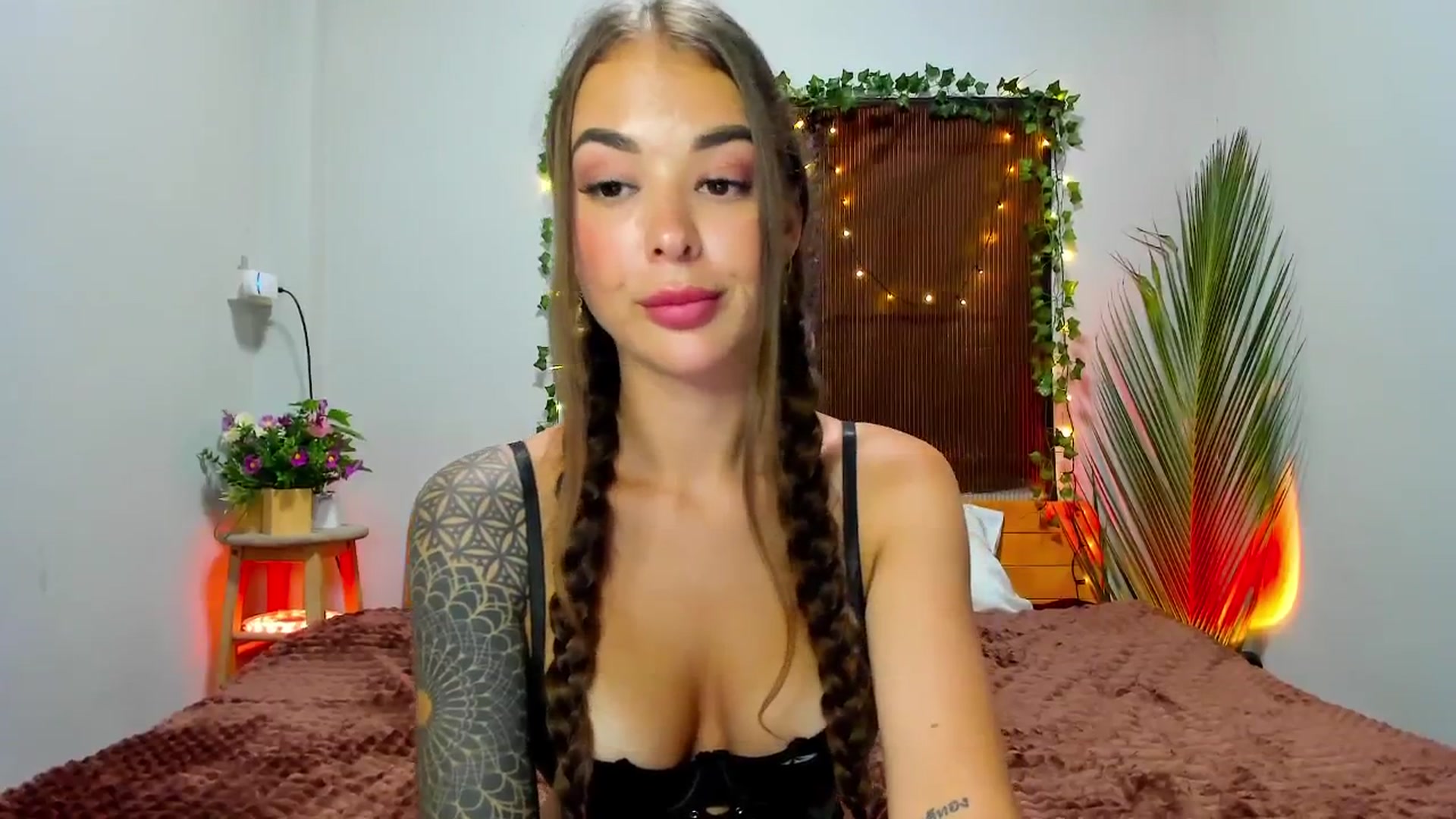 Gallery image thumbnail from Jul_la_la's myfreecams stream on, 07/13/2025, 08:20 image 18 of 20