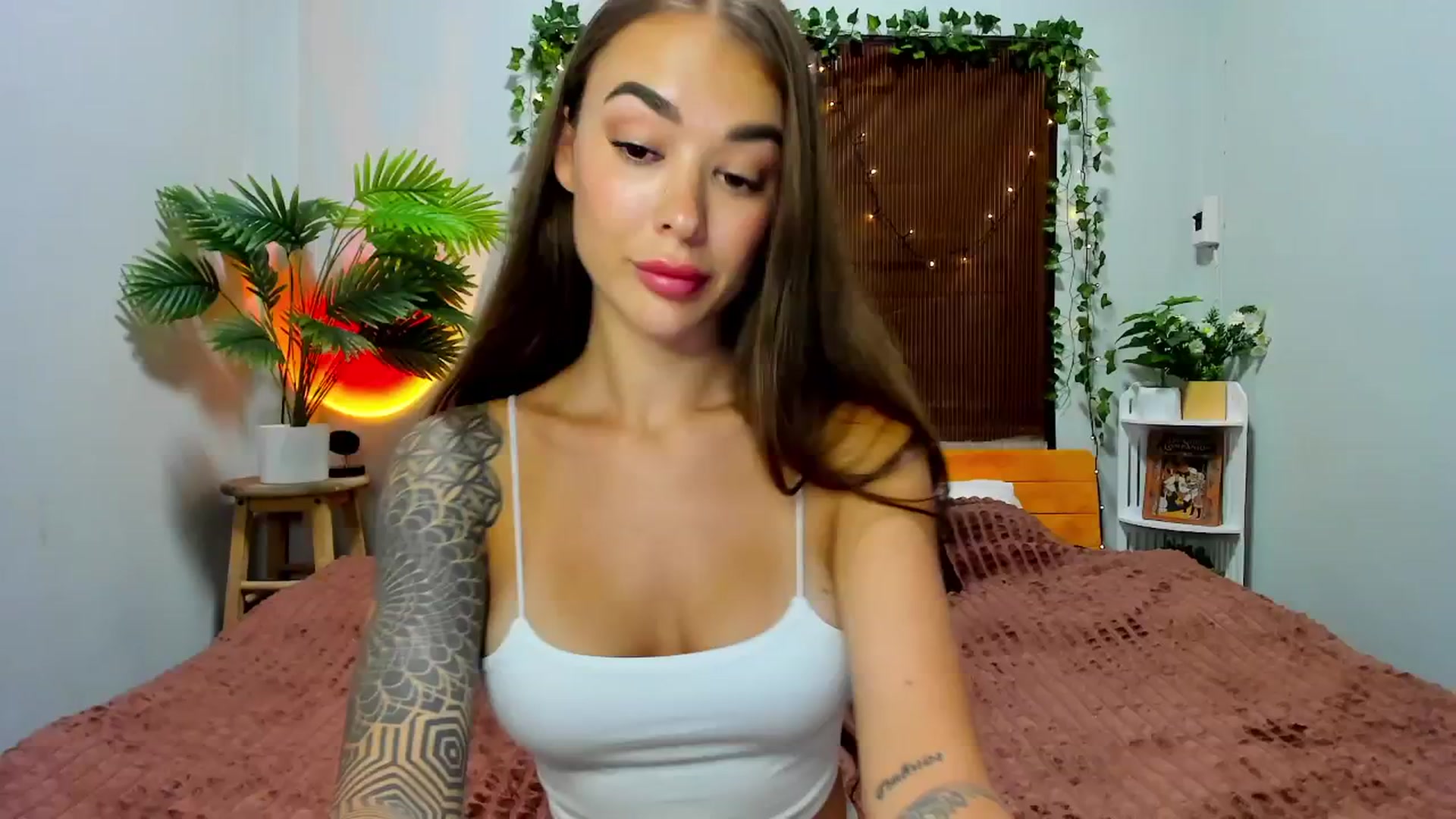 Gallery image thumbnail from Jul_la_la's myfreecams stream on, 08/09/2025, 08:37 image 8 of 20