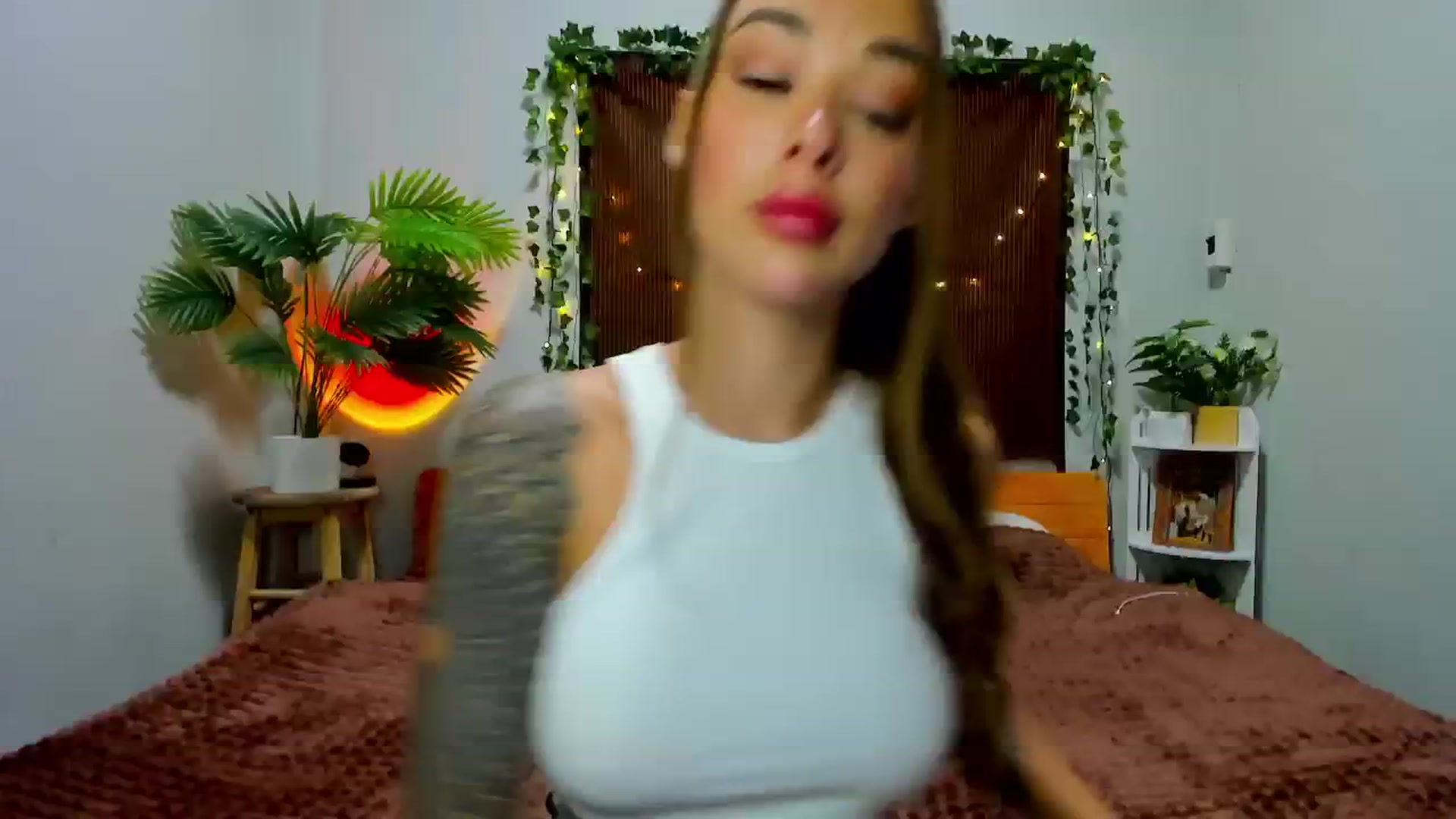 Gallery image thumbnail from Jul_la_la's myfreecams stream on, 08/10/2025, 15:08 image 13 of 20