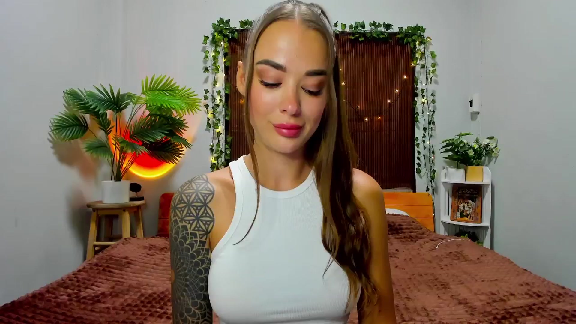 Gallery image thumbnail from Jul_la_la's myfreecams stream on, 08/10/2025, 15:08 image 3 of 20