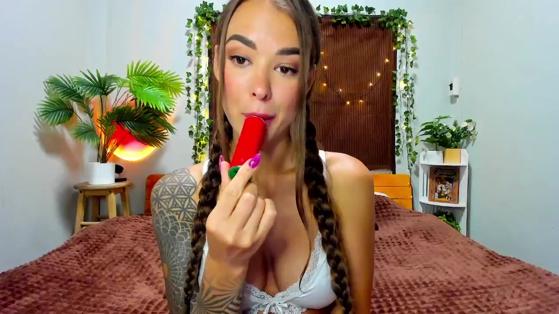 Gallery image thumbnail from Jul_la_la's myfreecams stream on, 08/30/2025, 16:13 image 4 of 20