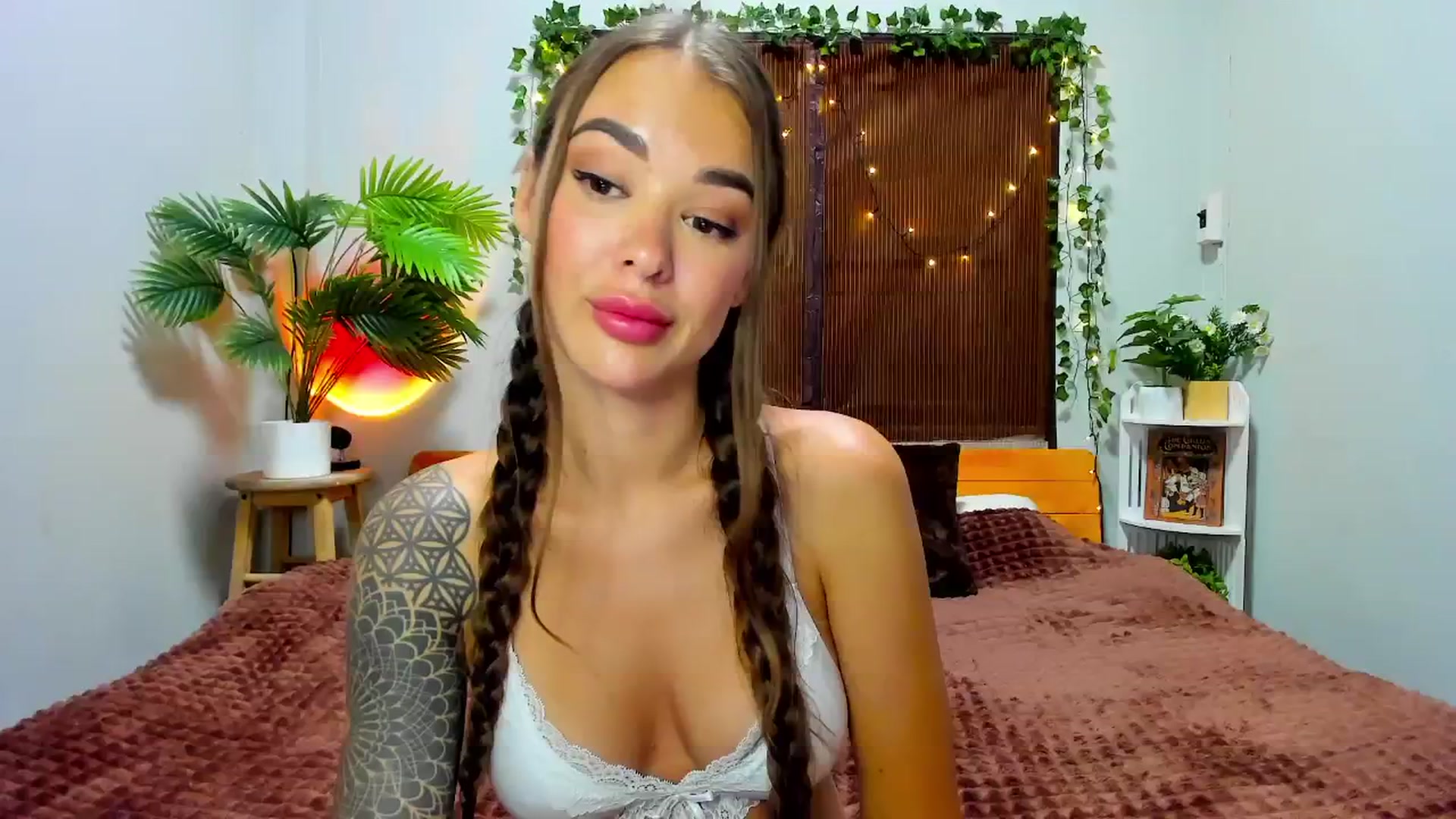 Gallery image thumbnail from Jul_la_la's myfreecams stream on, 08/30/2025, 18:25 image 18 of 20