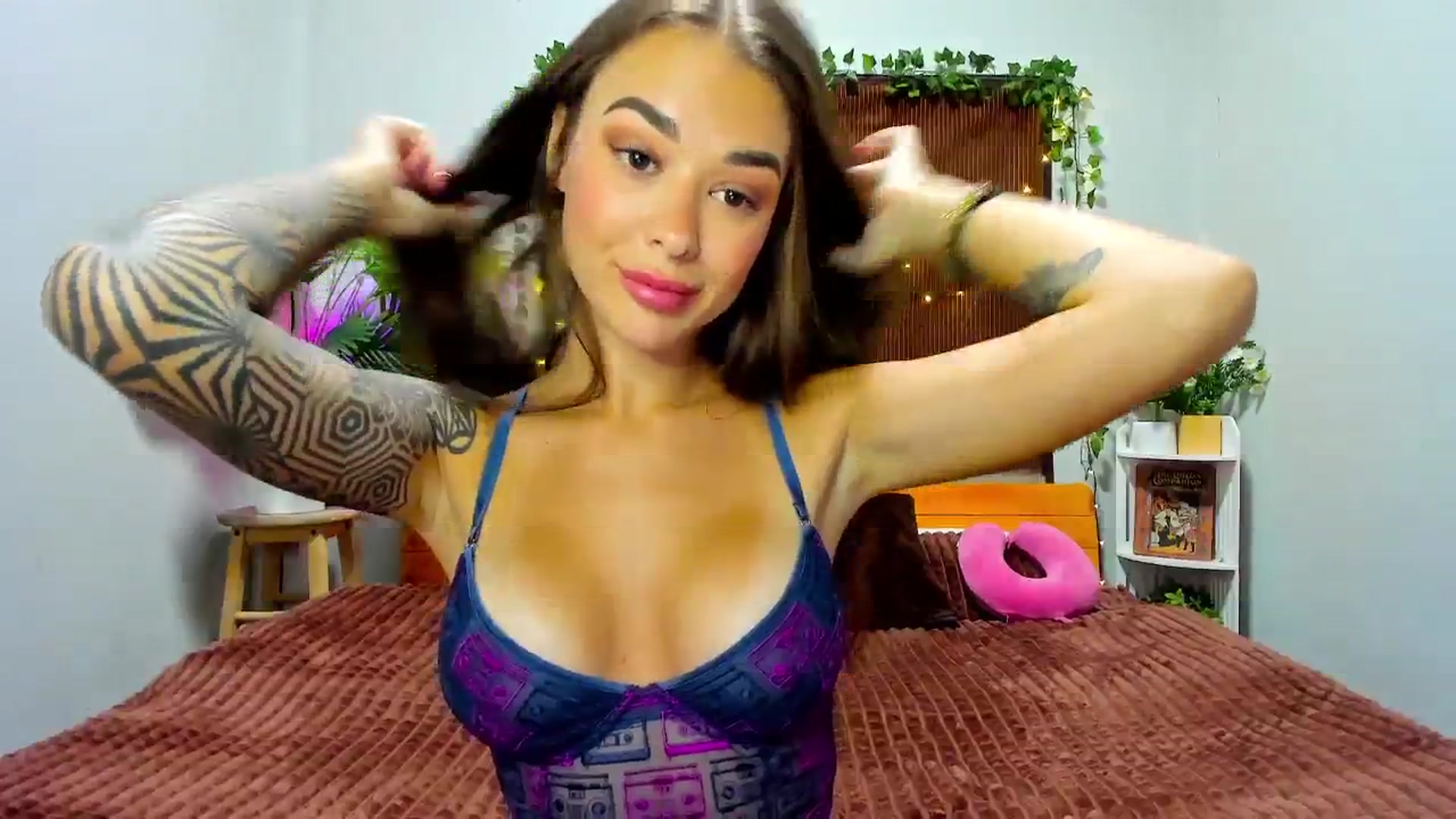 Gallery image thumbnail from Jul_la_la's myfreecams stream on, 09/03/2025, 15:29 image 13 of 20