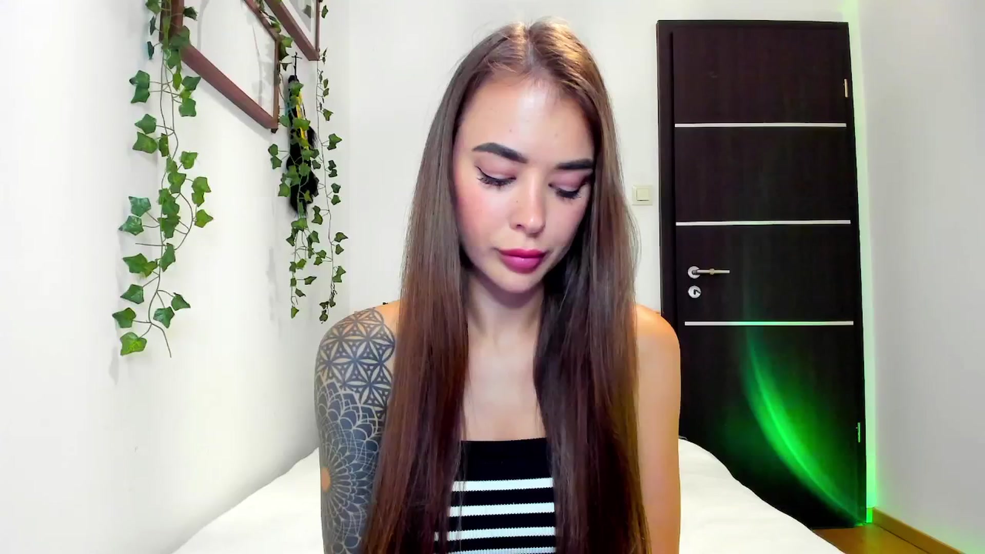 Gallery image thumbnail from Jul_la_la's myfreecams stream on, 09/22/2025, 17:50 image 1 of 20