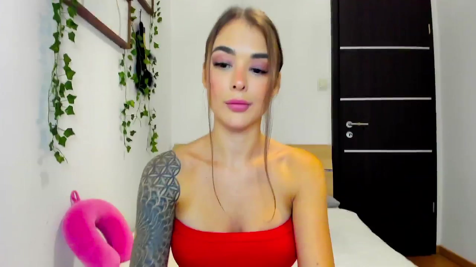 Gallery image thumbnail from Jul_la_la's myfreecams stream on, 10/17/2025, 20:03 image 14 of 20