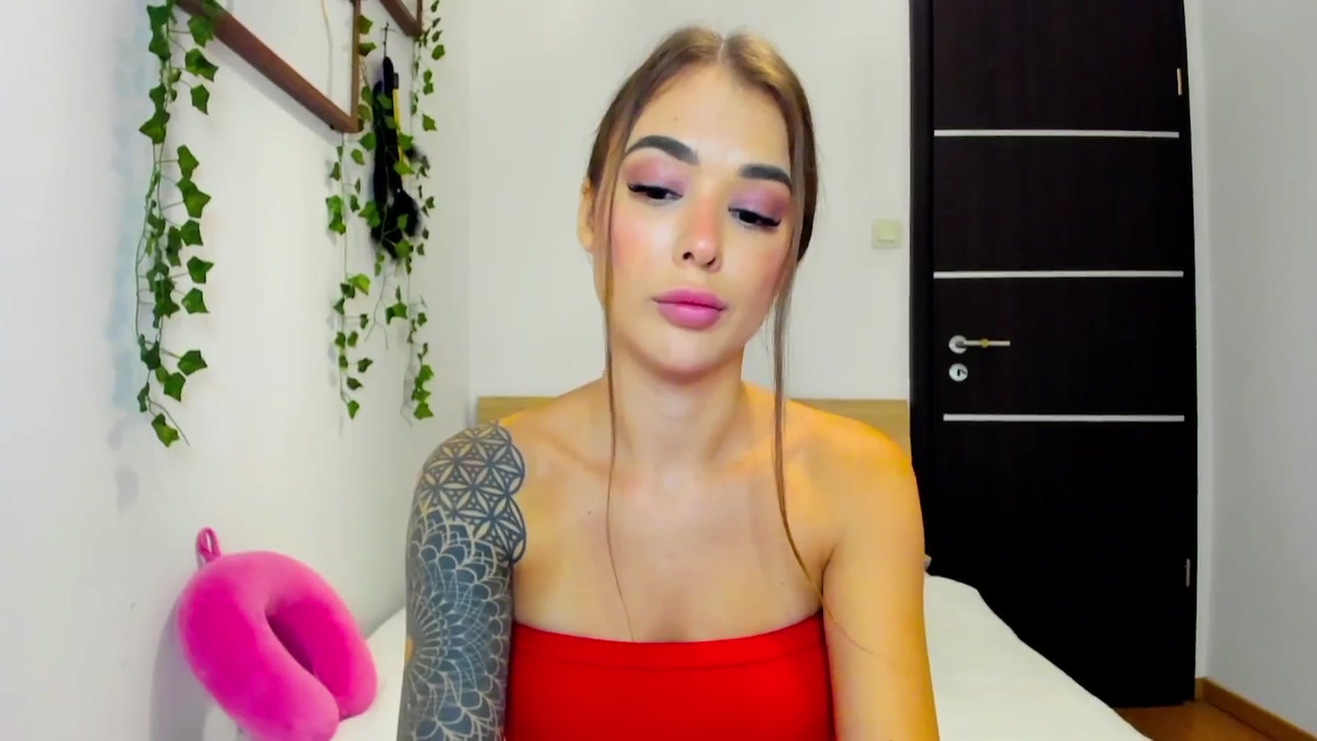 Gallery image thumbnail from Jul_la_la's myfreecams stream on, 10/17/2025, 21:10 image 18 of 20