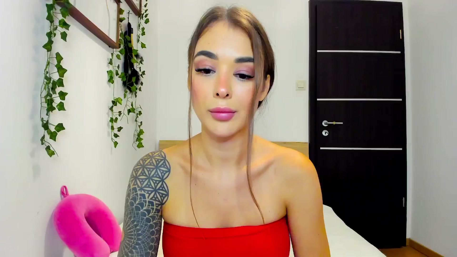 Gallery image thumbnail from Jul_la_la's myfreecams stream on, 10/17/2025, 21:10 image 16 of 20