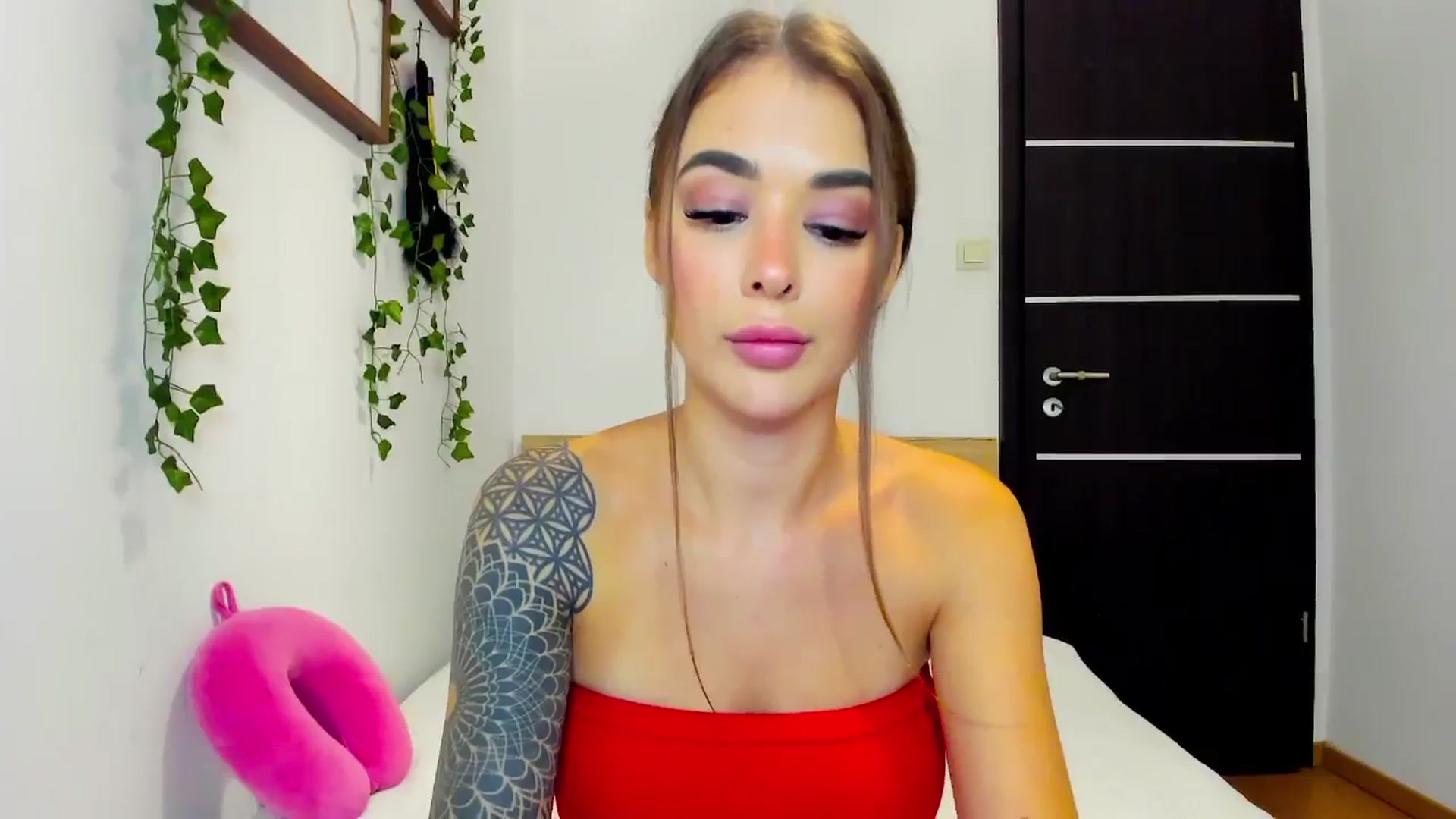 Gallery image thumbnail from Jul_la_la's myfreecams stream on, 10/17/2025, 21:10 image 20 of 20