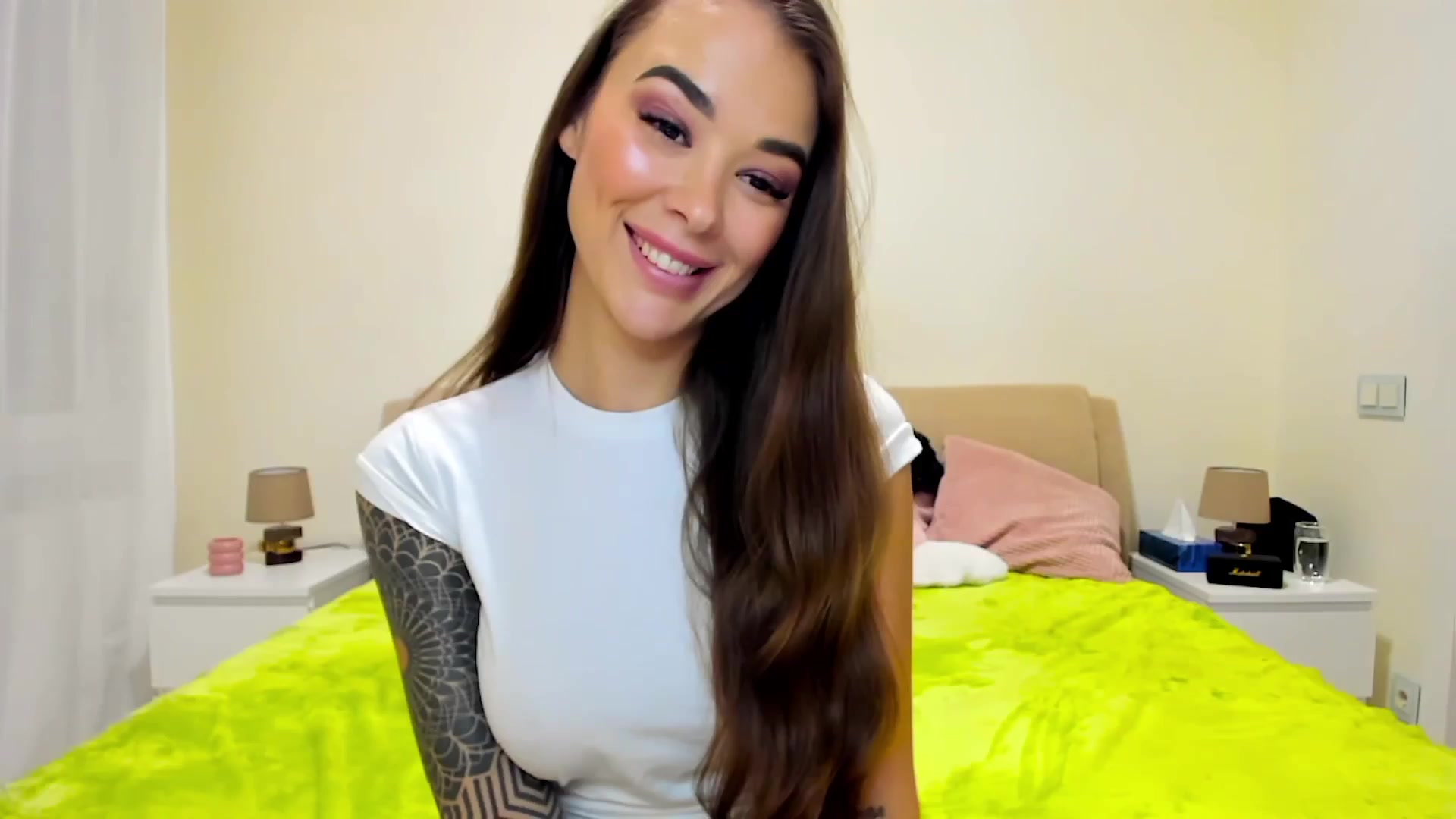 Gallery image thumbnail from Jul_la_la's myfreecams stream on, 10/21/2025, 20:03 image 20 of 20