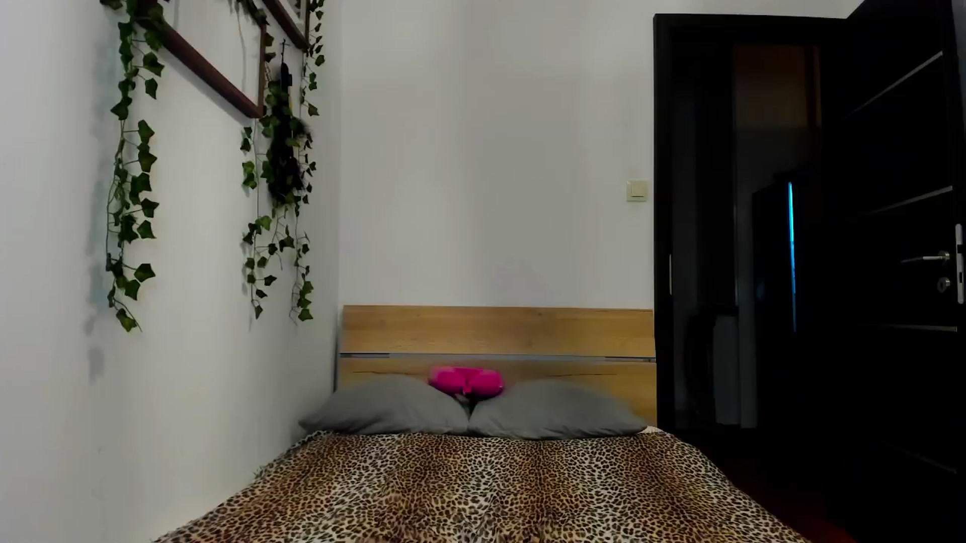Gallery image thumbnail from Jul_la_la's myfreecams stream on, 11/06/2025, 03:50 image 4 of 20