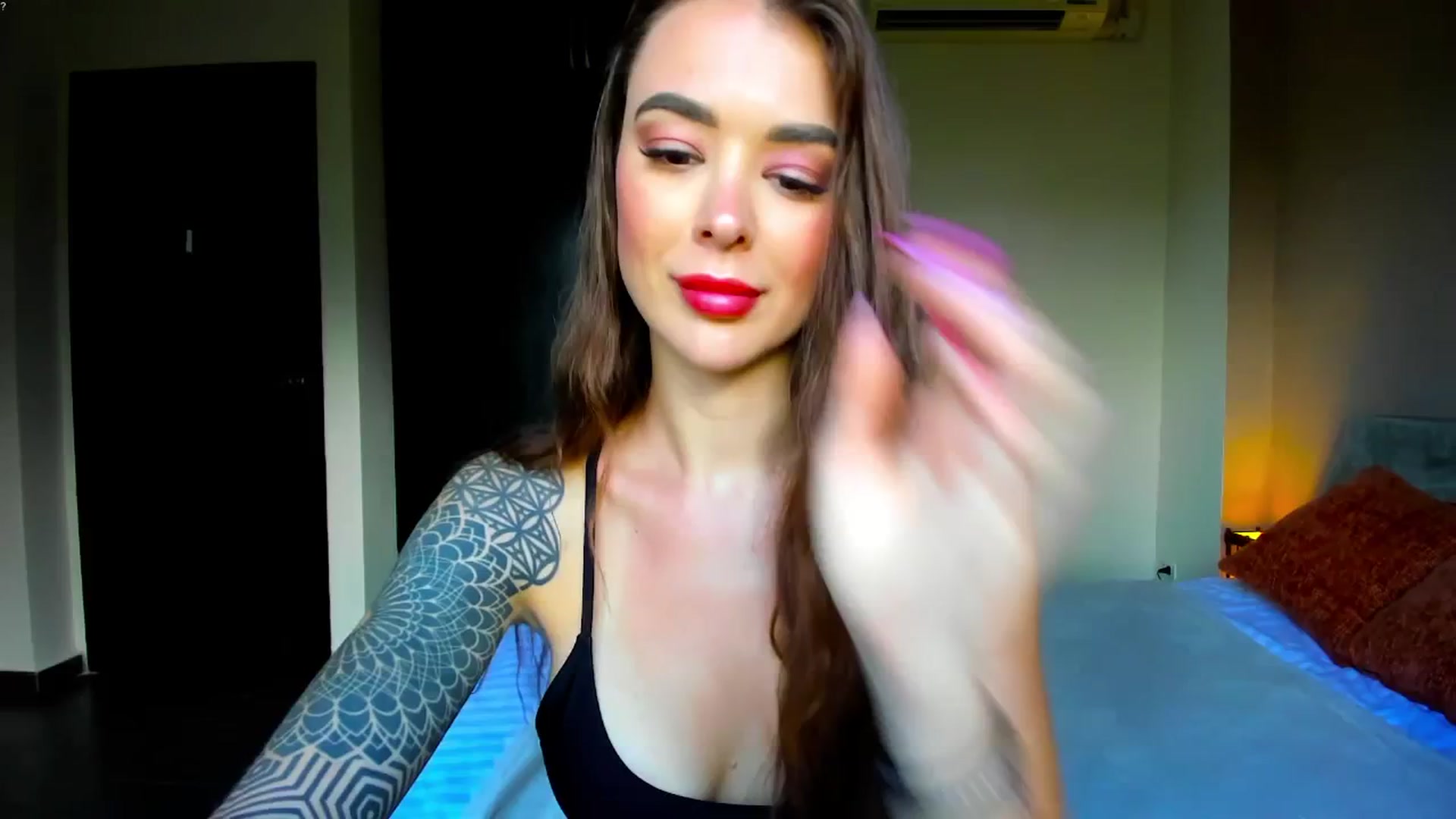 Gallery image thumbnail from Jul_la_la's myfreecams stream on, 12/17/2025, 06:09 image 20 of 20