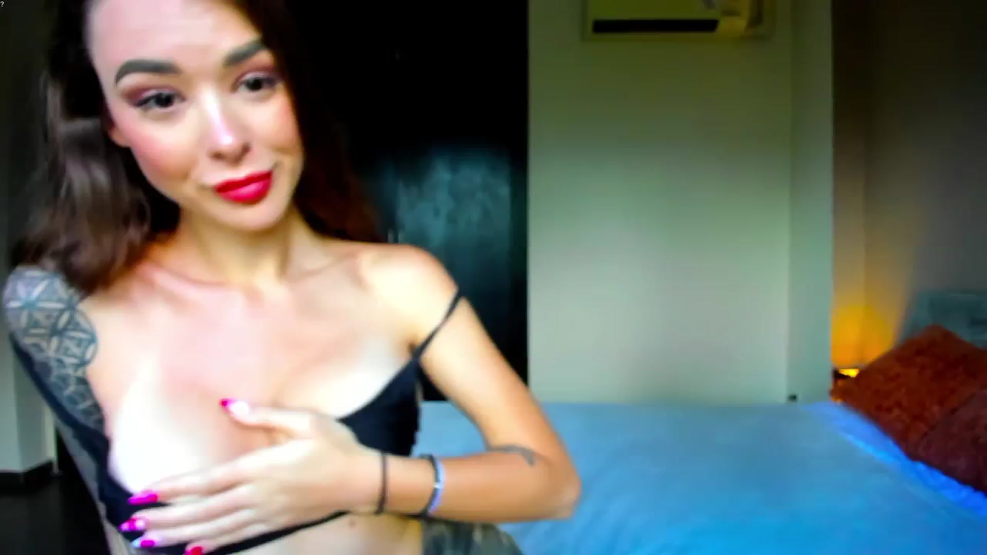 Gallery image thumbnail from Jul_la_la's myfreecams stream on, 12/17/2025, 06:09 image 5 of 20