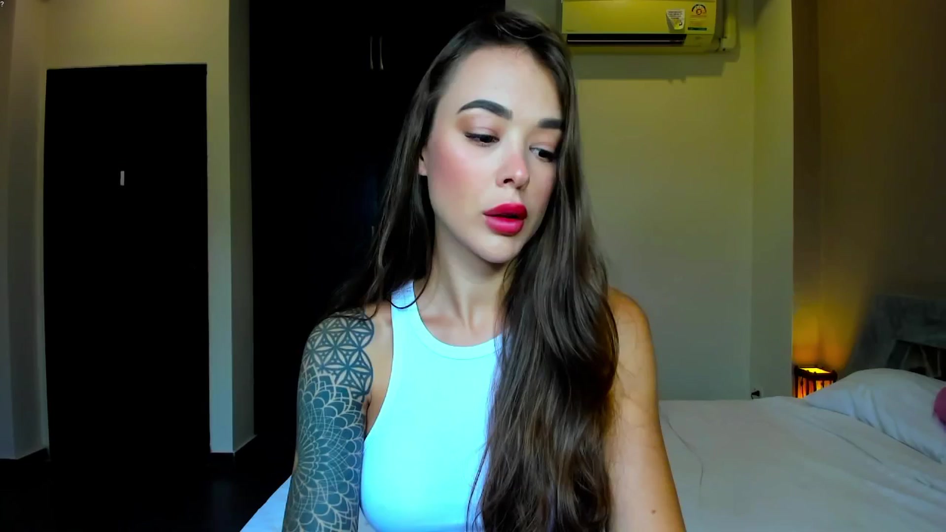 Gallery image thumbnail from Jul_la_la's myfreecams stream on, 01/03/2026, 09:50 image 2 of 20