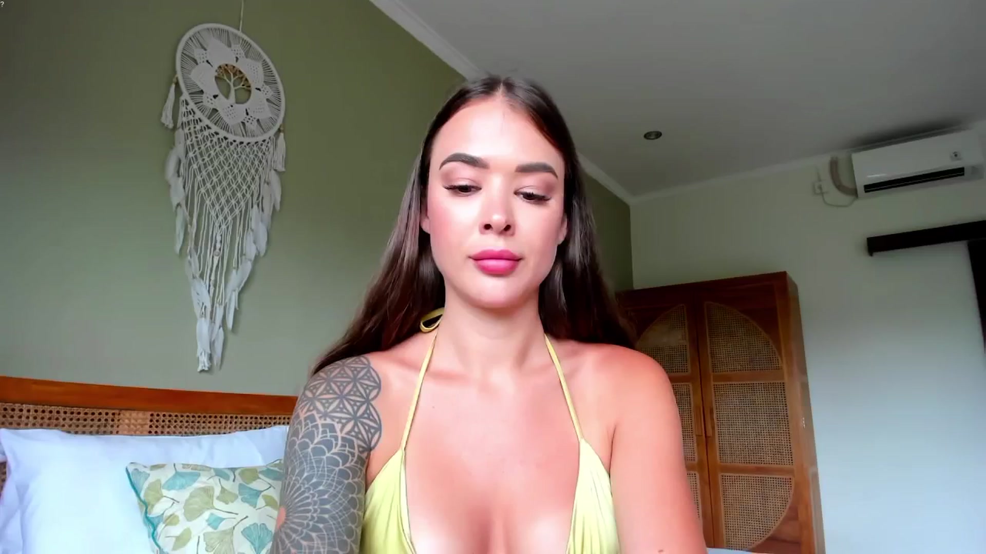 Gallery image thumbnail from Jul_la_la's myfreecams stream on, 04/02/2026, 09:14 image 14 of 20