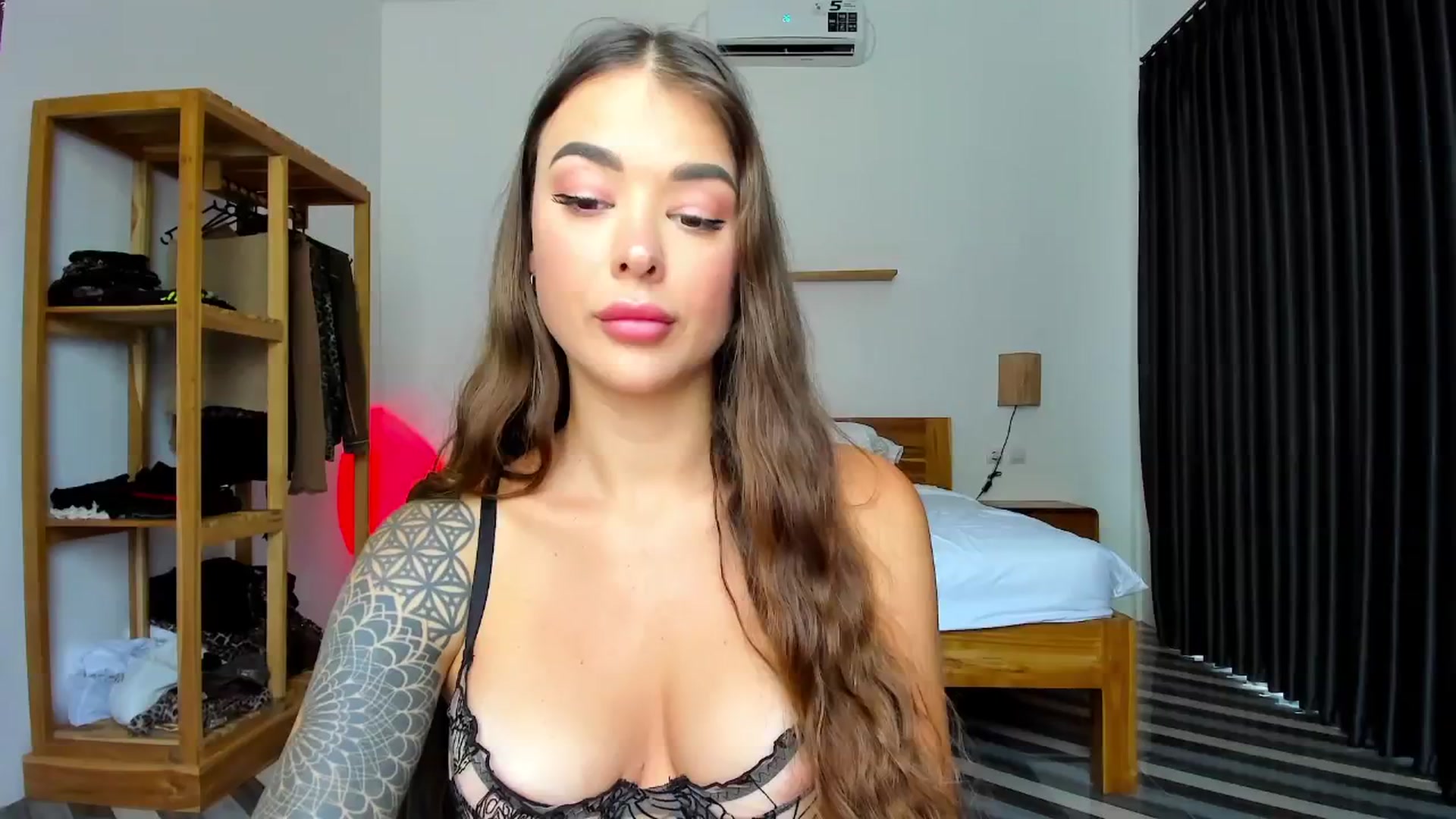 Gallery image thumbnail from Jul_la_la's myfreecams stream on, 04/19/2026, 03:03 image 19 of 20