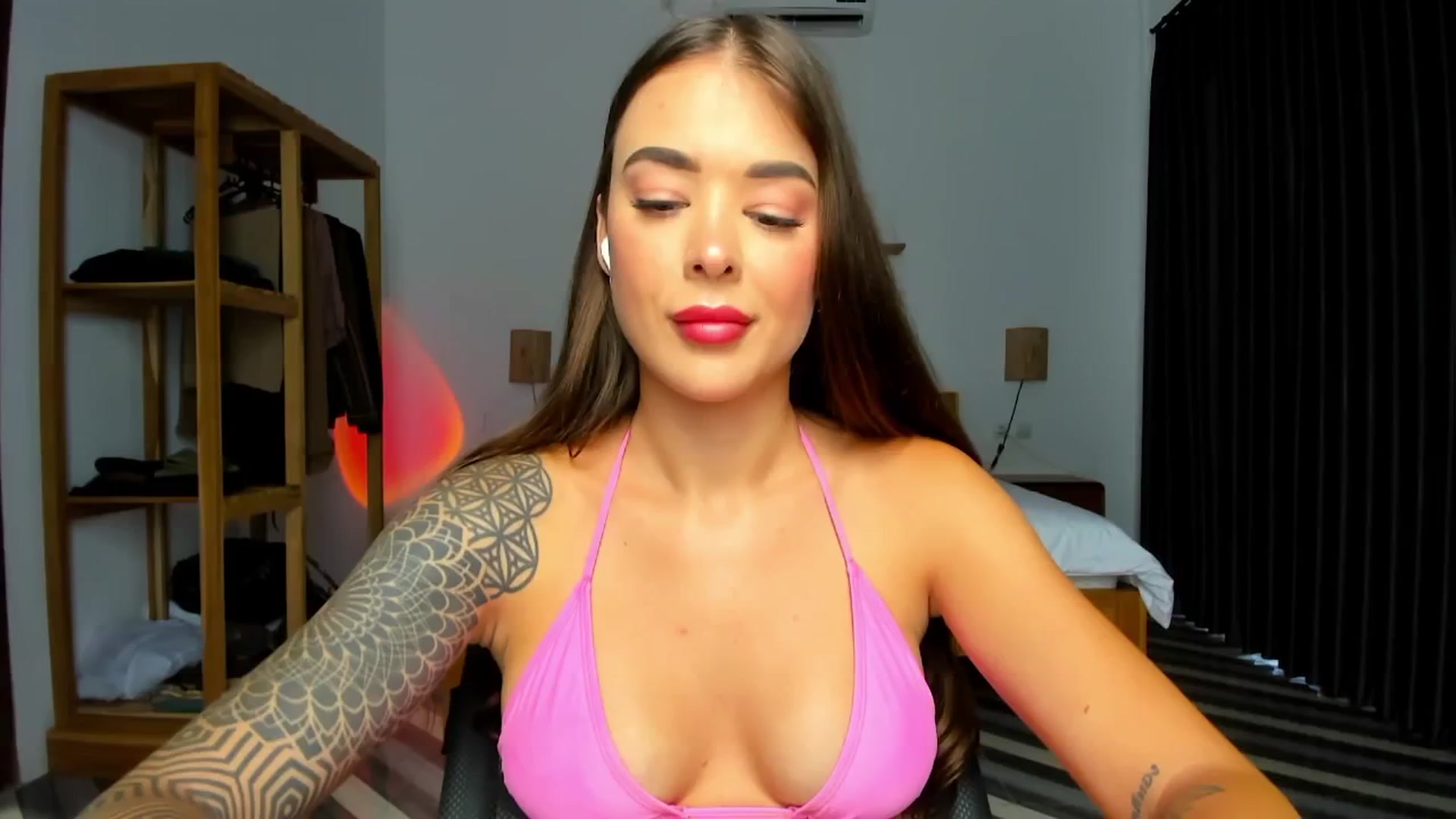 Gallery image thumbnail from Jul_la_la's myfreecams stream on, 04/27/2026, 05:57 image 3 of 20
