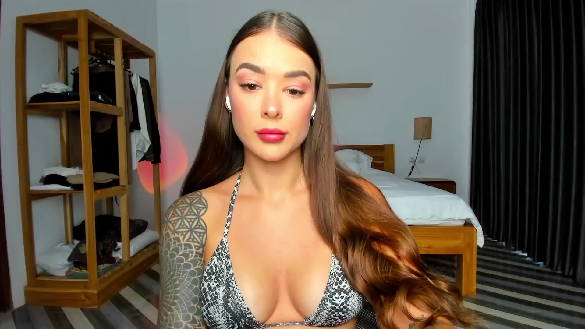 Gallery image thumbnail from Jul_la_la's myfreecams stream on, 04/29/2026, 06:34 image 8 of 20