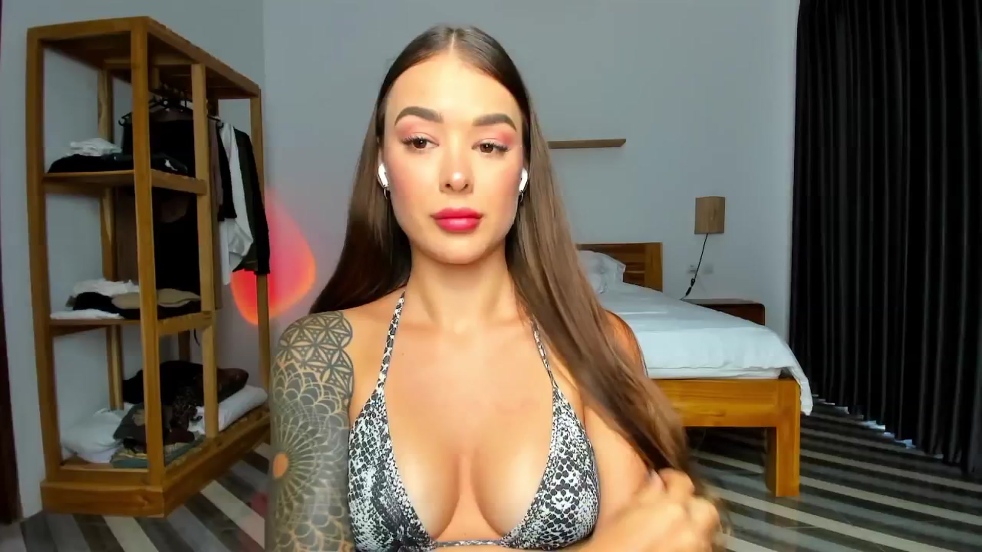 Gallery image thumbnail from Jul_la_la's myfreecams stream on, 04/29/2026, 06:34 image 9 of 20