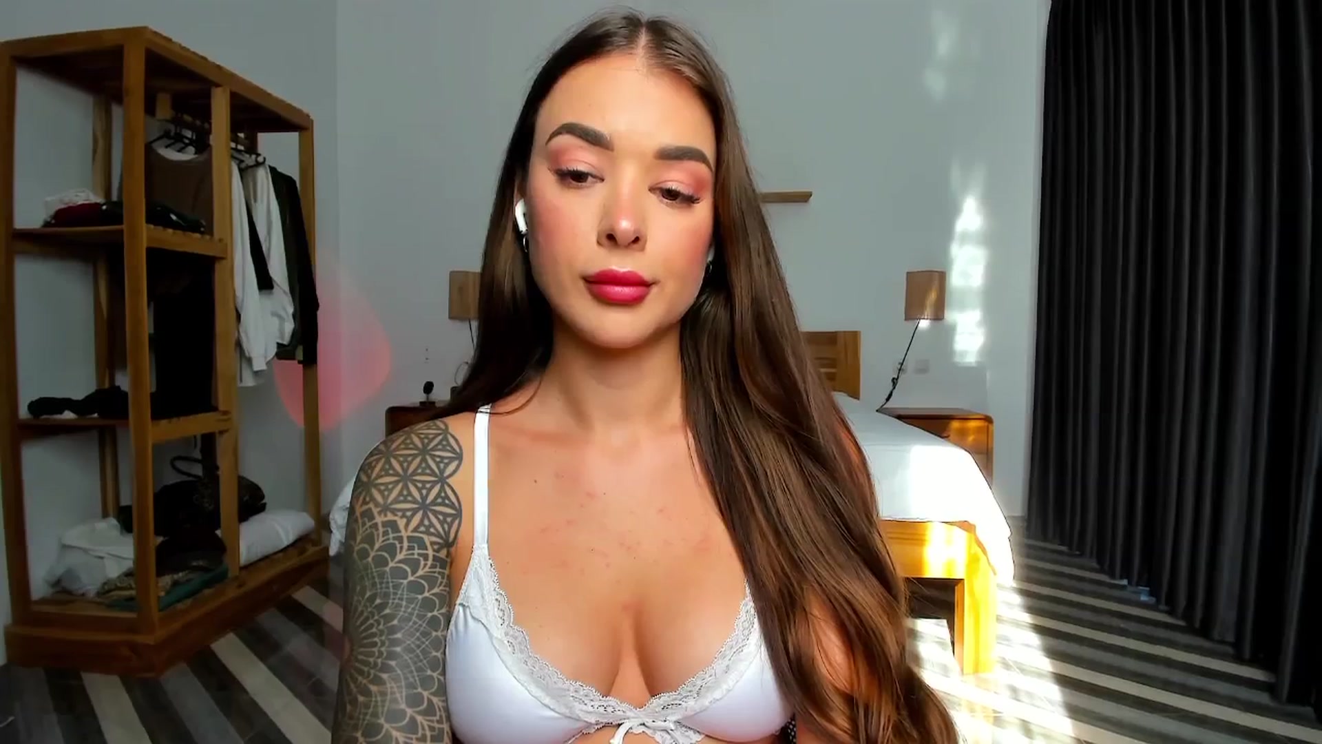Gallery image thumbnail from Jul_la_la's myfreecams stream on, 05/01/2026, 08:30 image 8 of 20