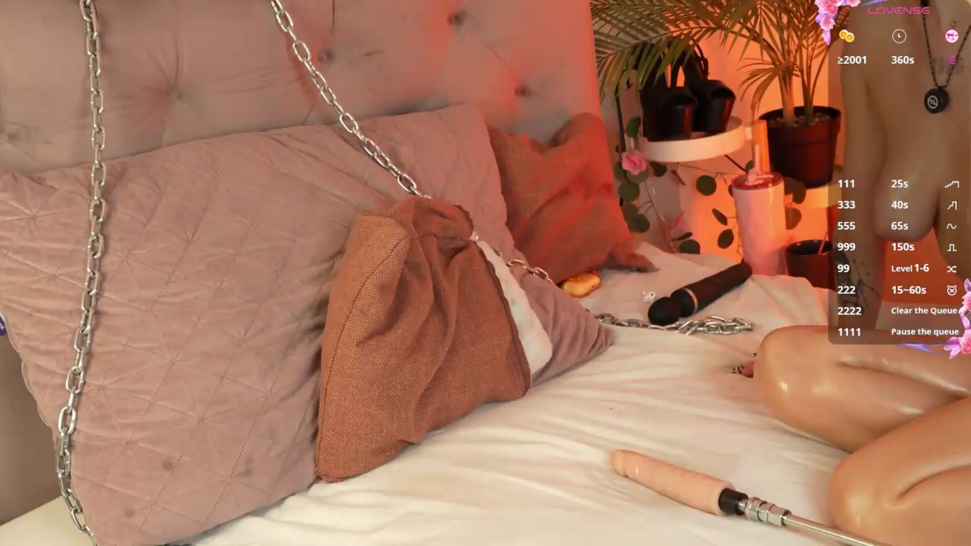 Gallery image thumbnail from Julcy_Peach's myfreecams stream on, 08/18/2026, 21:23 image 5 of 20