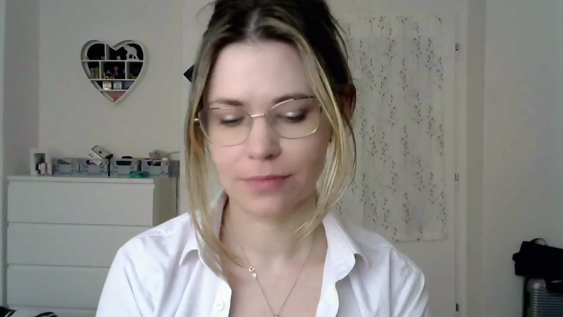 Gallery image thumbnail from Jules__'s myfreecams stream on, 03/05/2025, 09:55 image 11 of 20