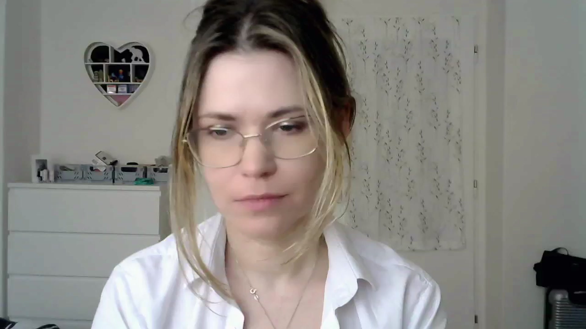 Gallery image thumbnail from Jules__'s myfreecams stream on, 03/05/2025, 09:55 image 18 of 20
