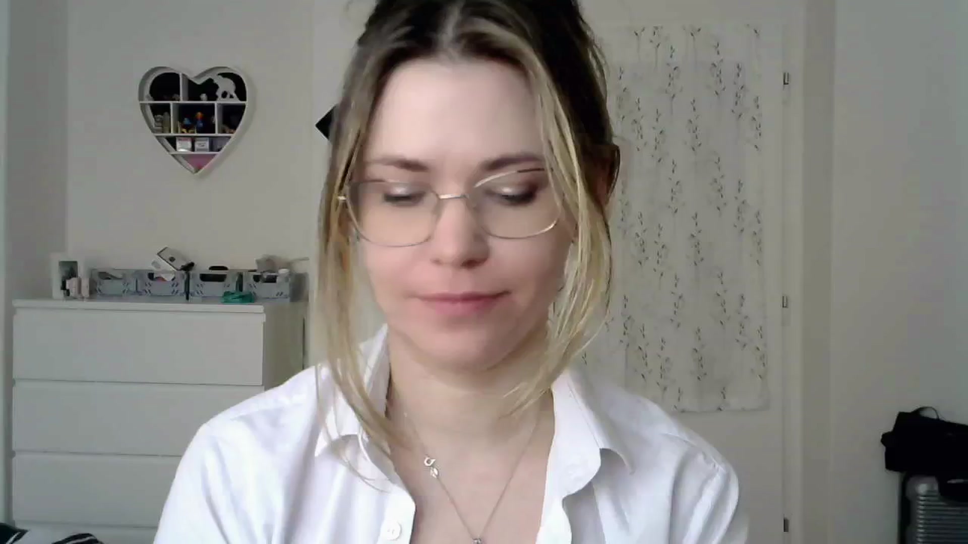 Gallery image thumbnail from Jules__'s myfreecams stream on, 03/05/2025, 09:55 image 16 of 20
