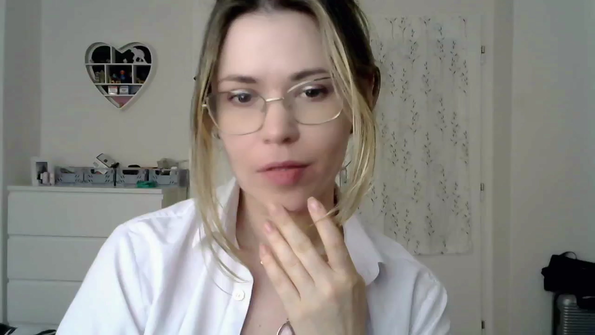 Gallery image thumbnail from Jules__'s myfreecams stream on, 03/05/2025, 09:55 image 20 of 20