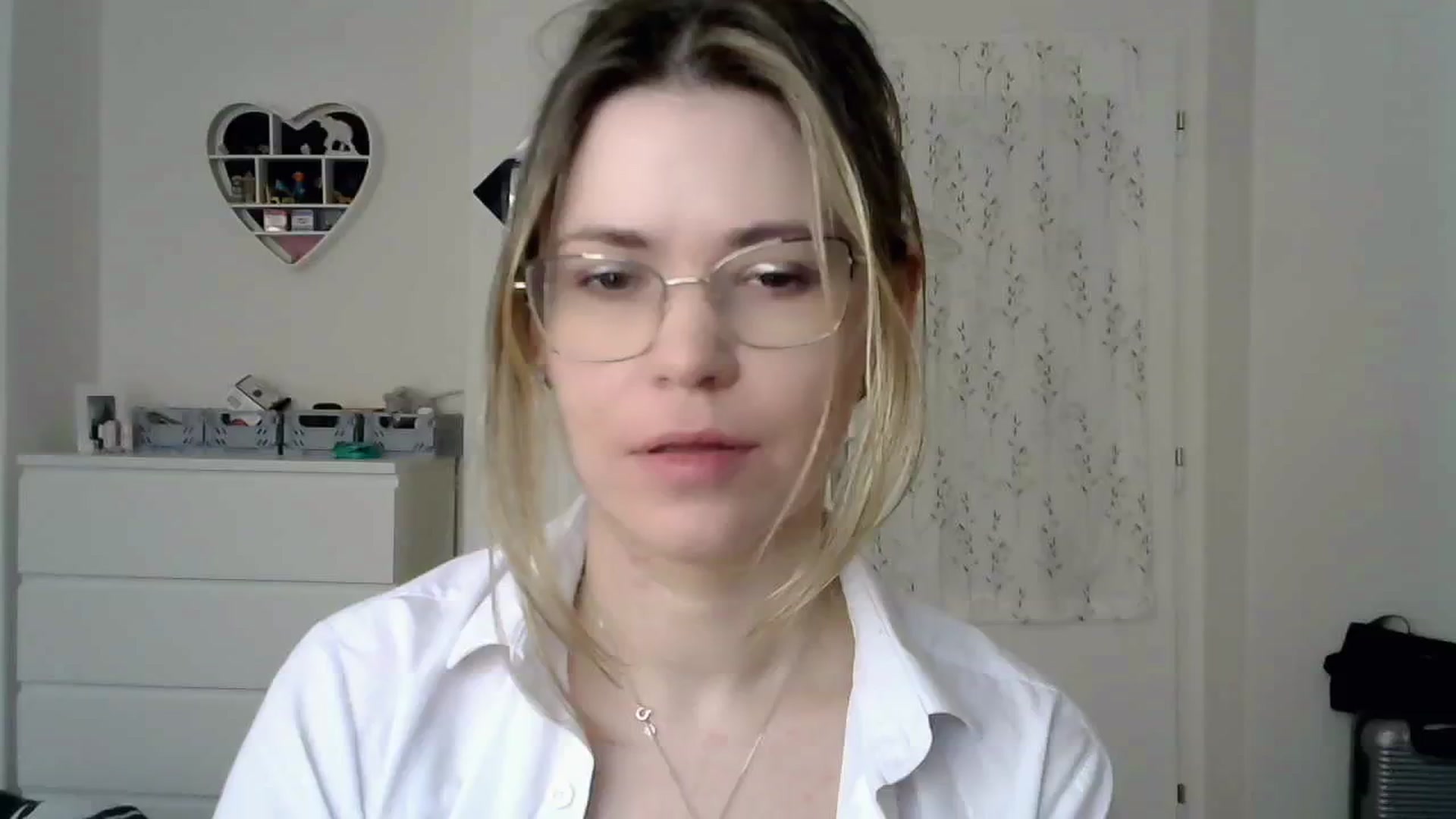 Gallery image thumbnail from Jules__'s myfreecams stream on, 03/05/2025, 09:55 image 7 of 20