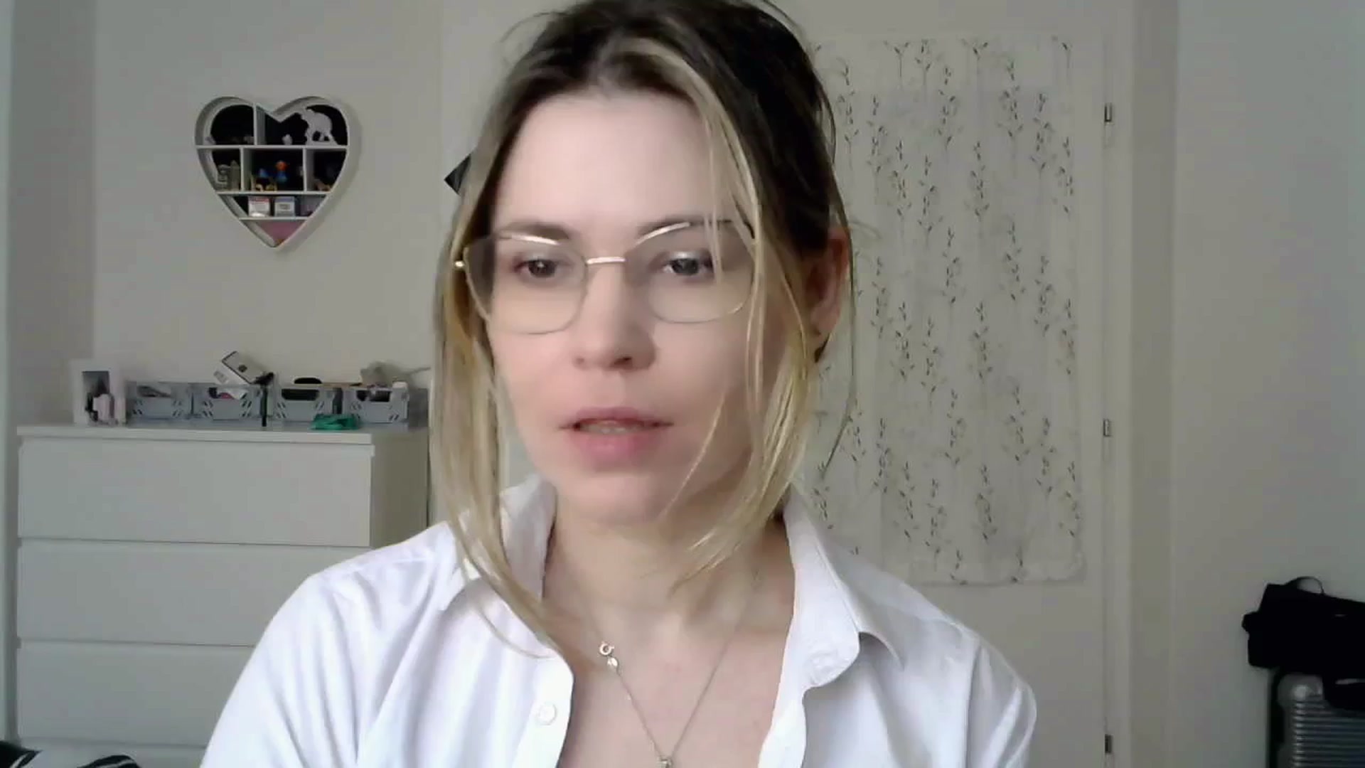 Gallery image thumbnail from Jules__'s myfreecams stream on, 03/05/2025, 09:55 image 10 of 20