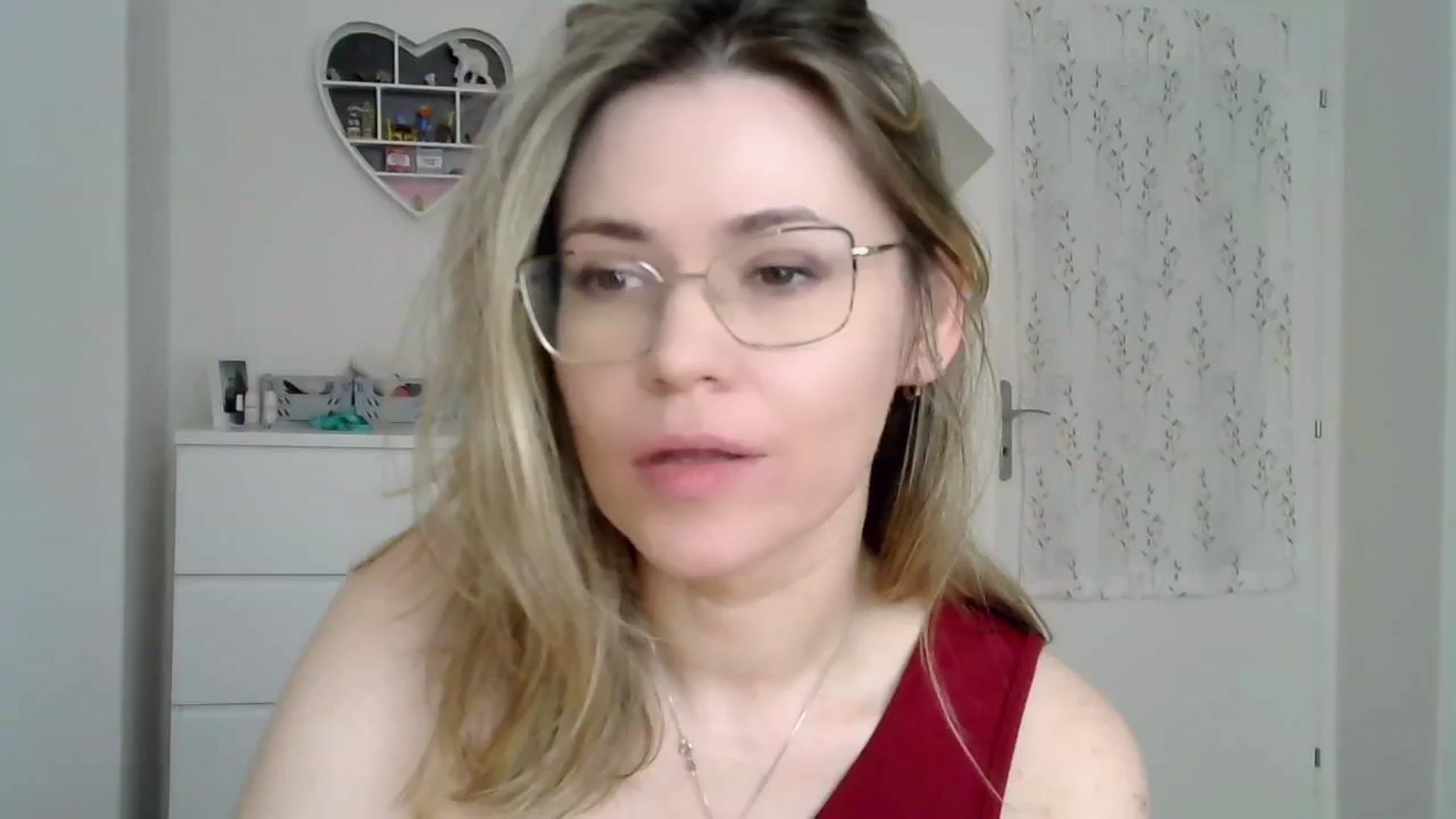 Gallery image thumbnail from Jules__'s myfreecams stream on, 03/06/2025, 10:47 image 15 of 20