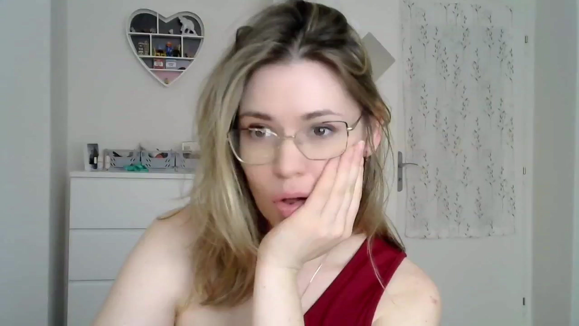 Gallery image thumbnail from Jules__'s myfreecams stream on, 03/06/2025, 10:47 image 16 of 20