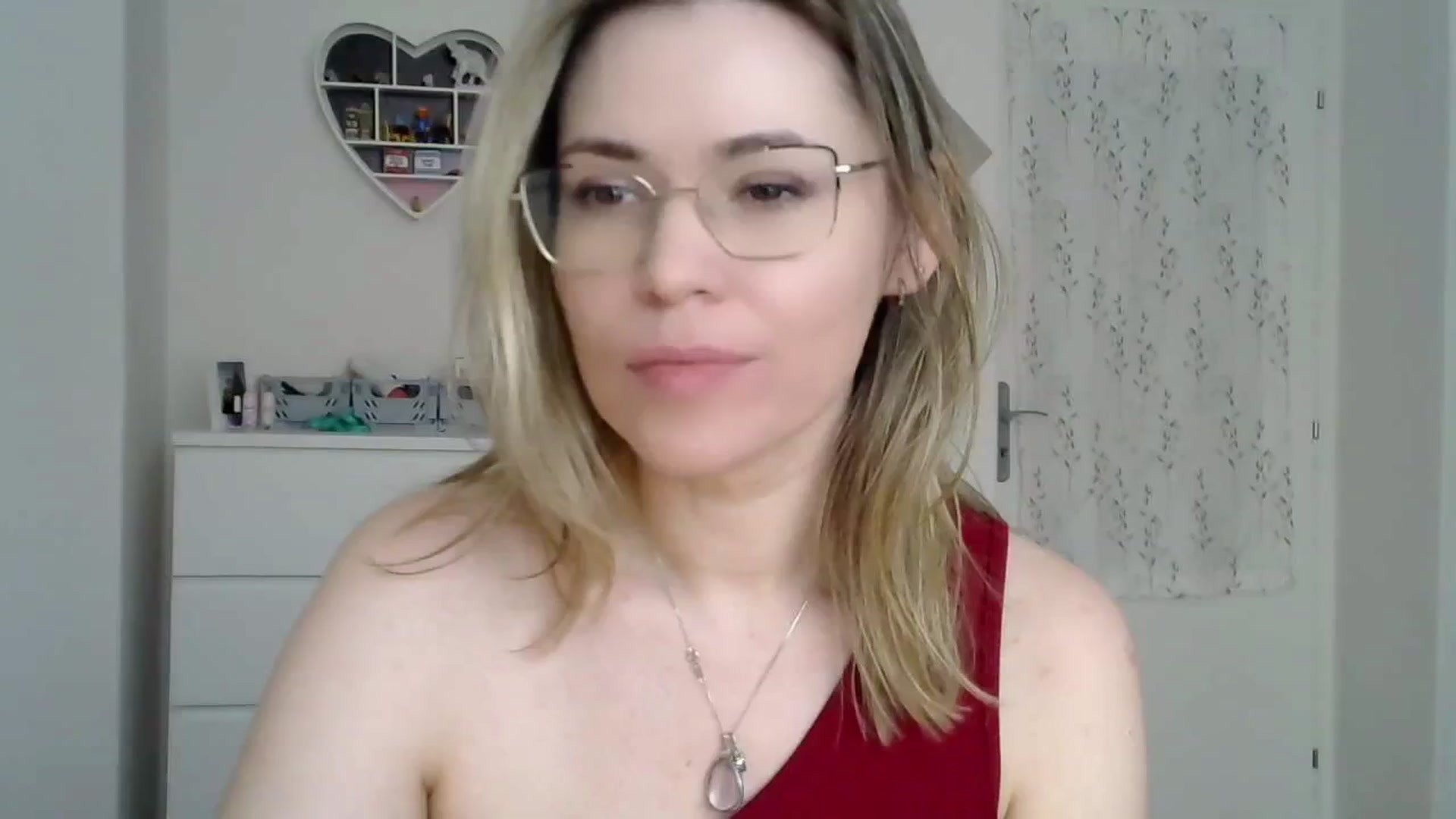 Gallery image thumbnail from Jules__'s myfreecams stream on, 03/06/2025, 10:47 image 5 of 20