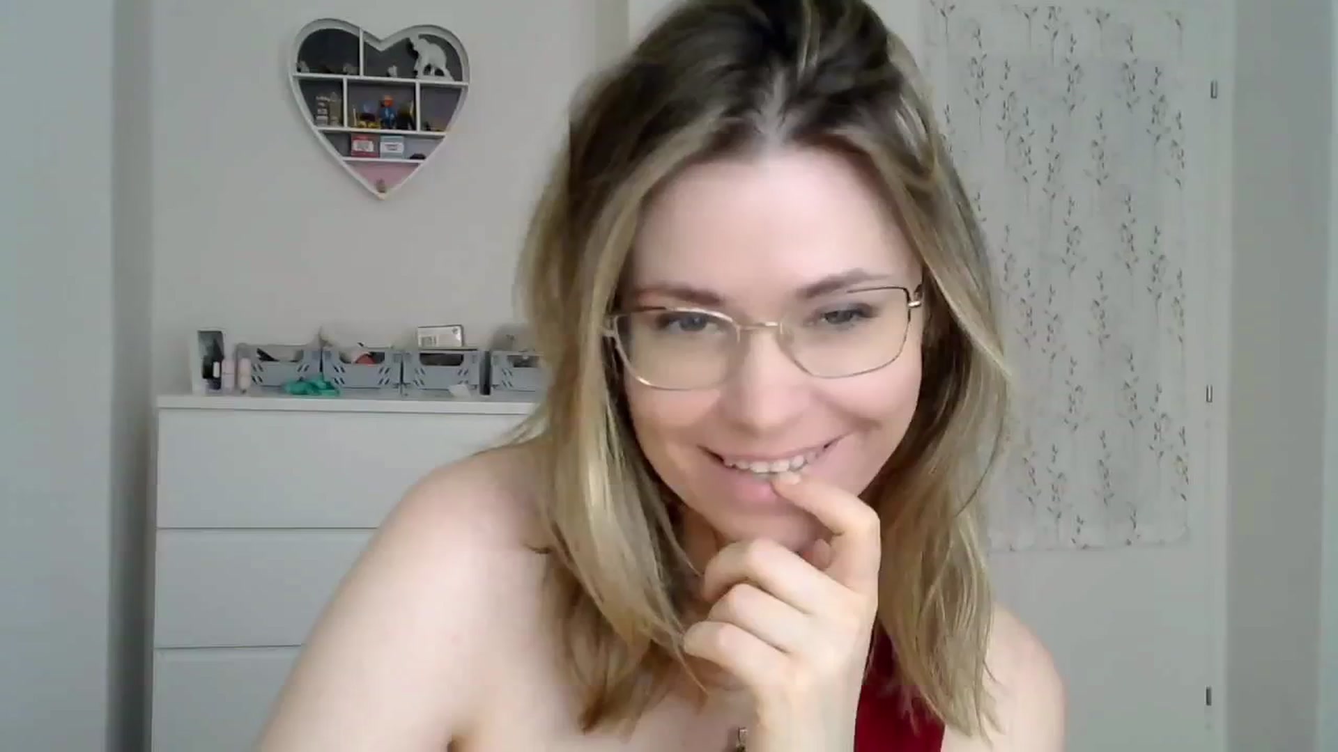 Gallery image thumbnail from Jules__'s myfreecams stream on, 03/06/2025, 10:47 image 20 of 20
