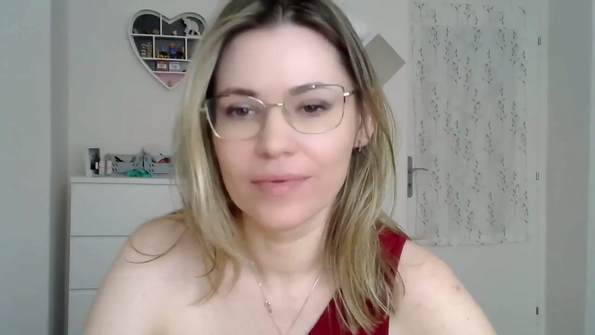 Gallery image thumbnail from Jules__'s myfreecams stream on, 03/06/2025, 10:47 image 2 of 20