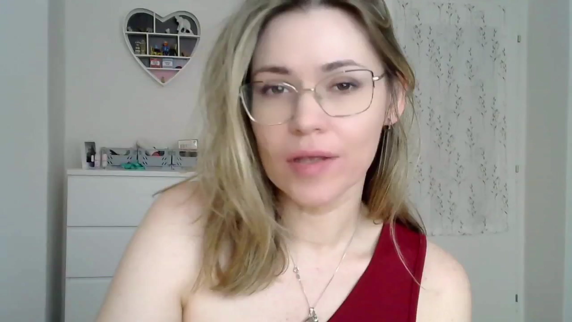 Gallery image thumbnail from Jules__'s myfreecams stream on, 03/06/2025, 10:47 image 17 of 20