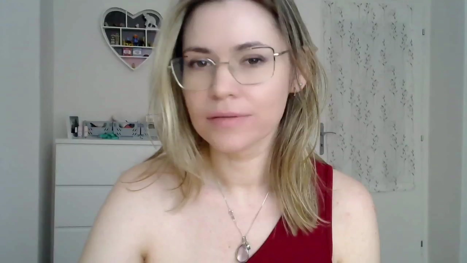 Gallery image thumbnail from Jules__'s myfreecams stream on, 03/06/2025, 10:47 image 6 of 20