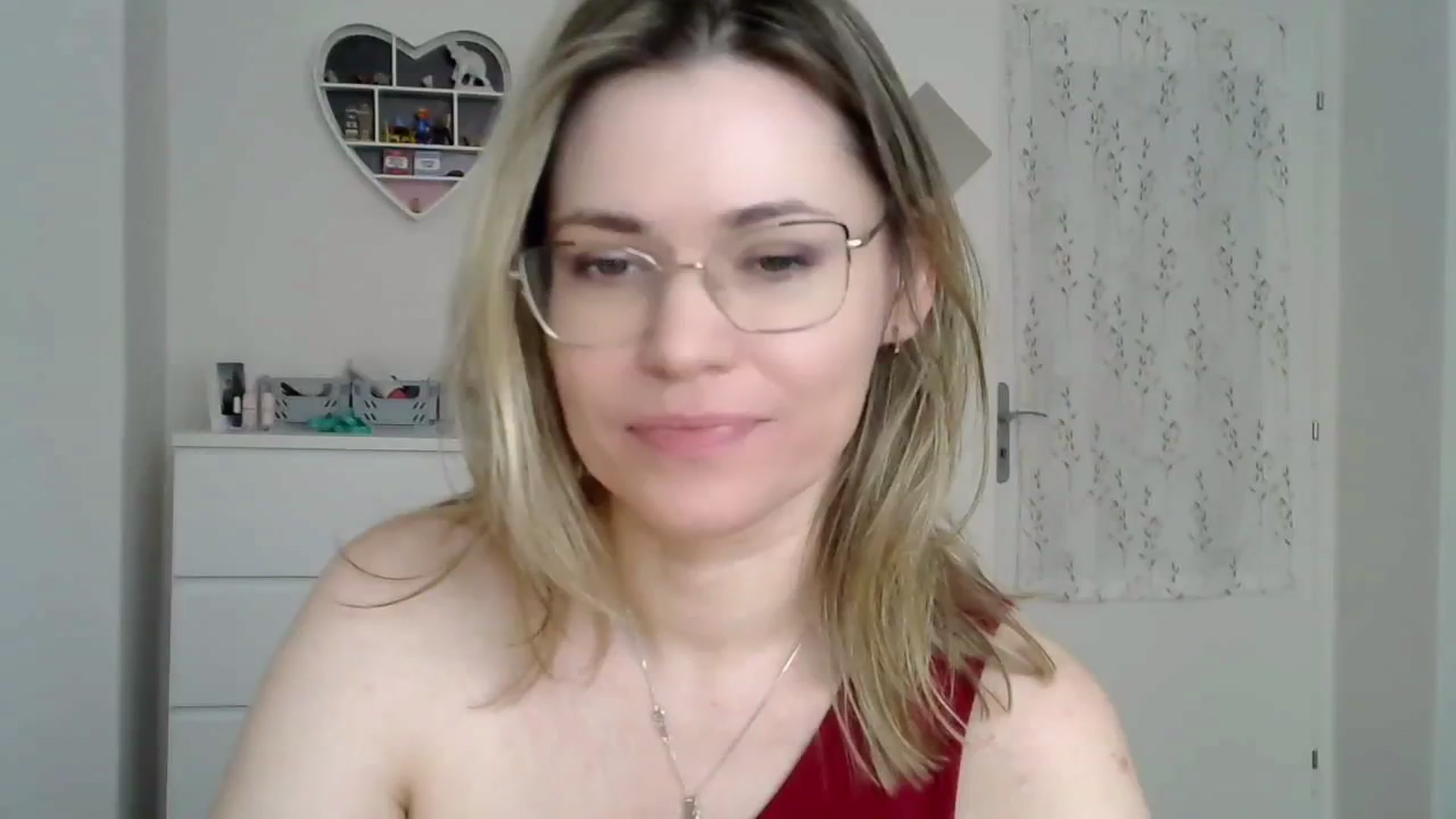 Gallery image thumbnail from Jules__'s myfreecams stream on, 03/06/2025, 10:47 image 1 of 20