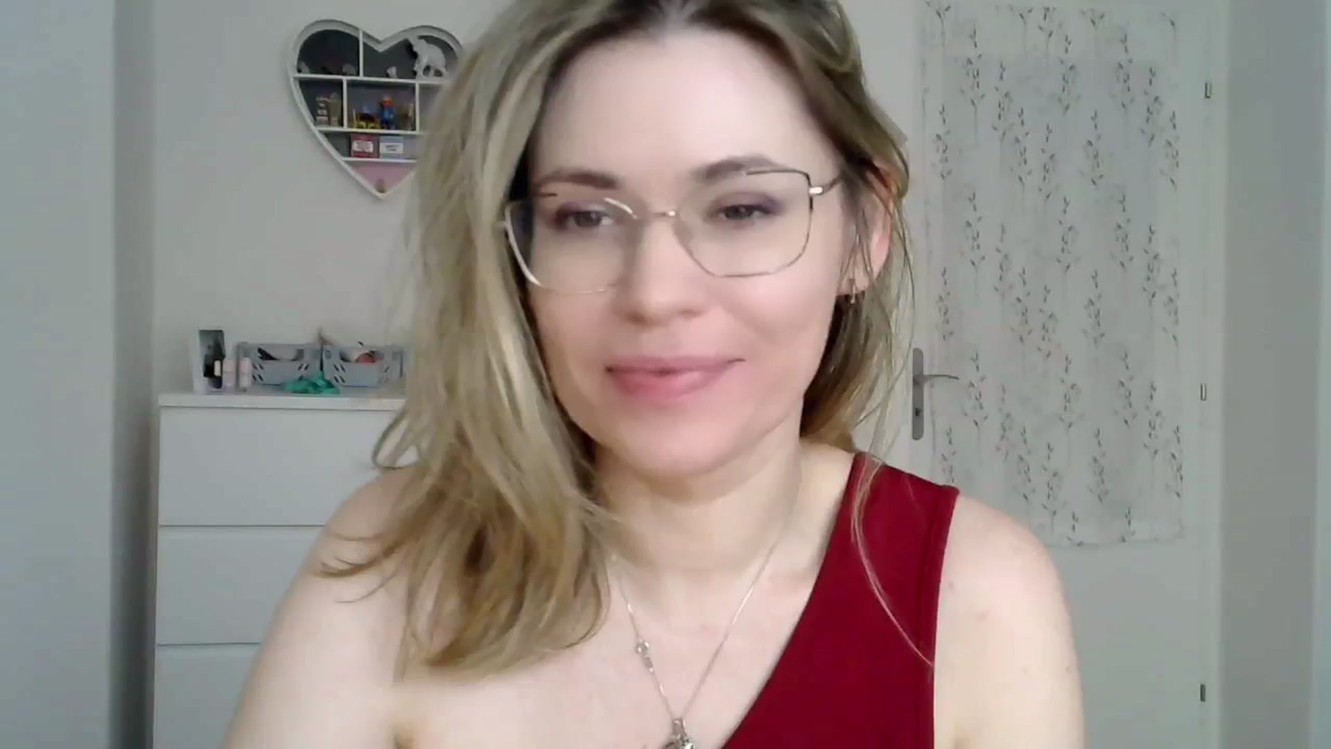 Gallery image thumbnail from Jules__'s myfreecams stream on, 03/06/2025, 10:47 image 12 of 20