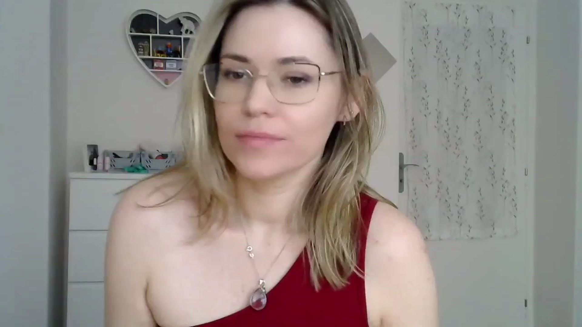 Gallery image thumbnail from Jules__'s myfreecams stream on, 03/06/2025, 10:47 image 8 of 20
