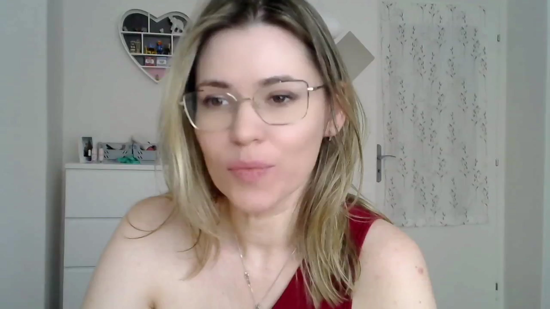 Gallery image thumbnail from Jules__'s myfreecams stream on, 03/06/2025, 10:47 image 3 of 20