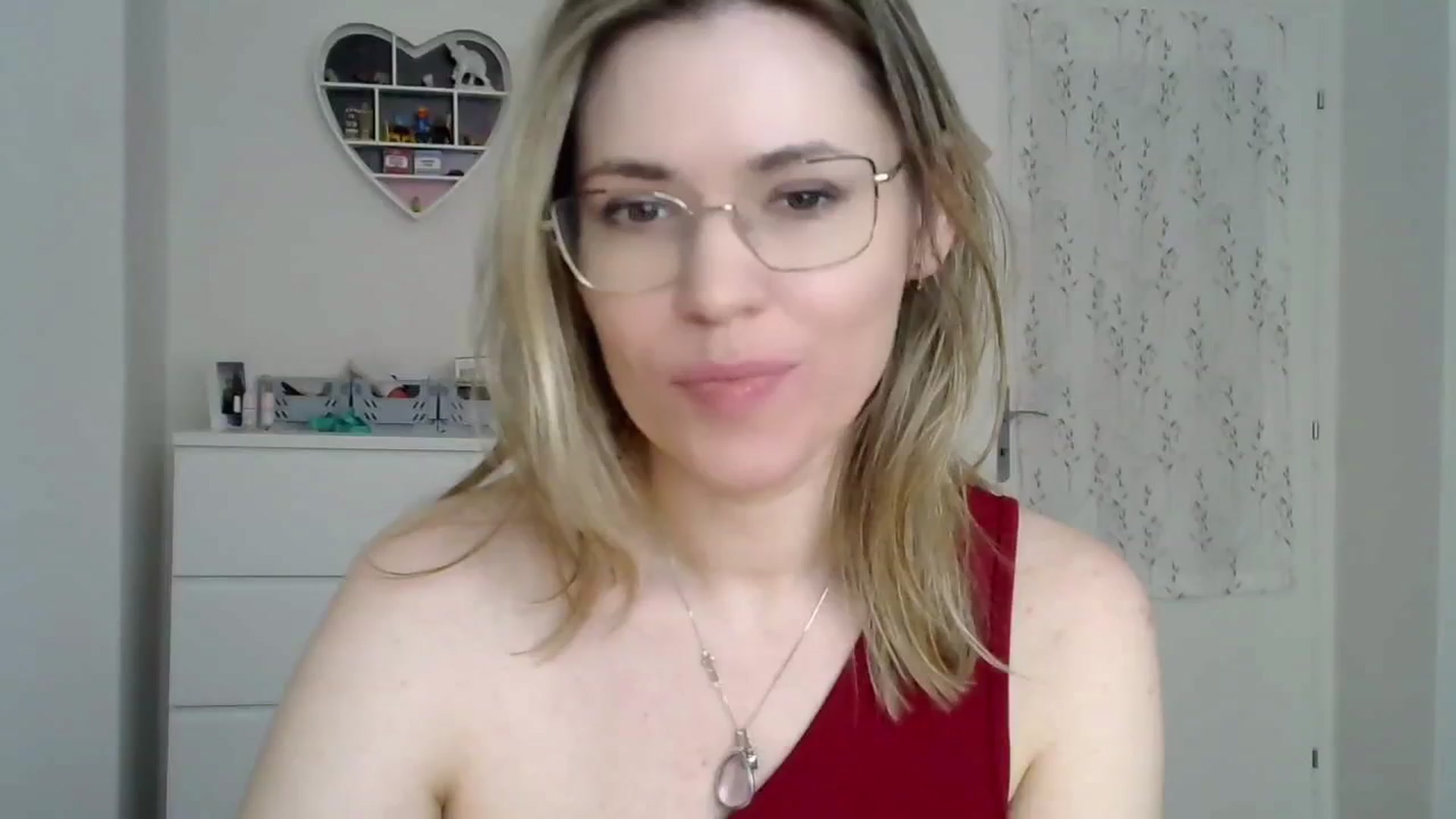 Gallery image thumbnail from Jules__'s myfreecams stream on, 03/06/2025, 10:47 image 4 of 20