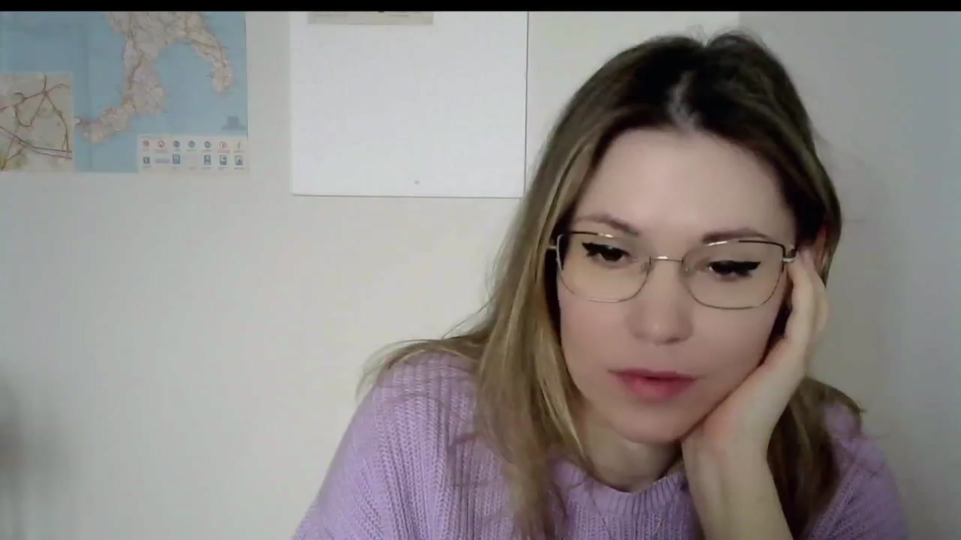 Gallery image thumbnail from Jules__'s myfreecams stream on, 03/31/2025, 10:19 image 17 of 20