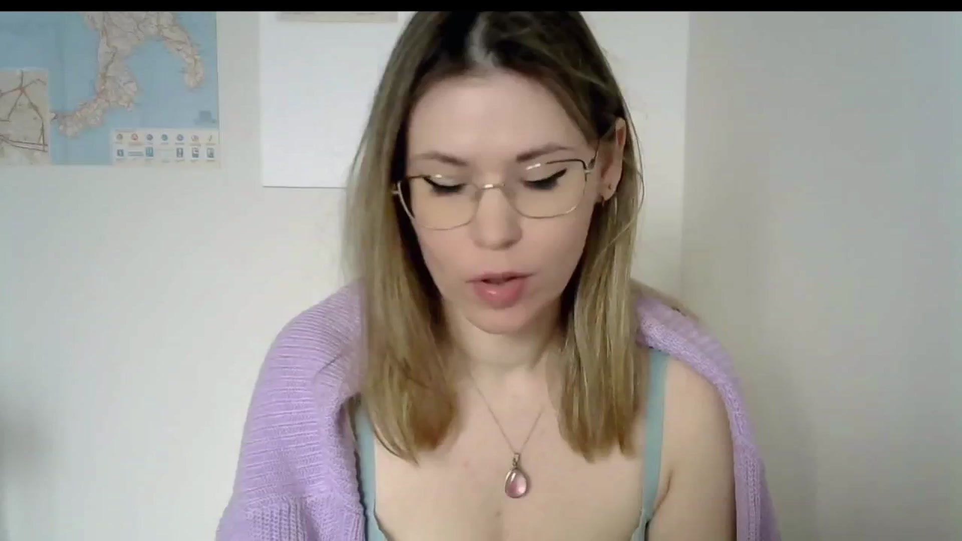 Gallery image thumbnail from Jules__'s myfreecams stream on, 03/31/2025, 10:53 image 17 of 20