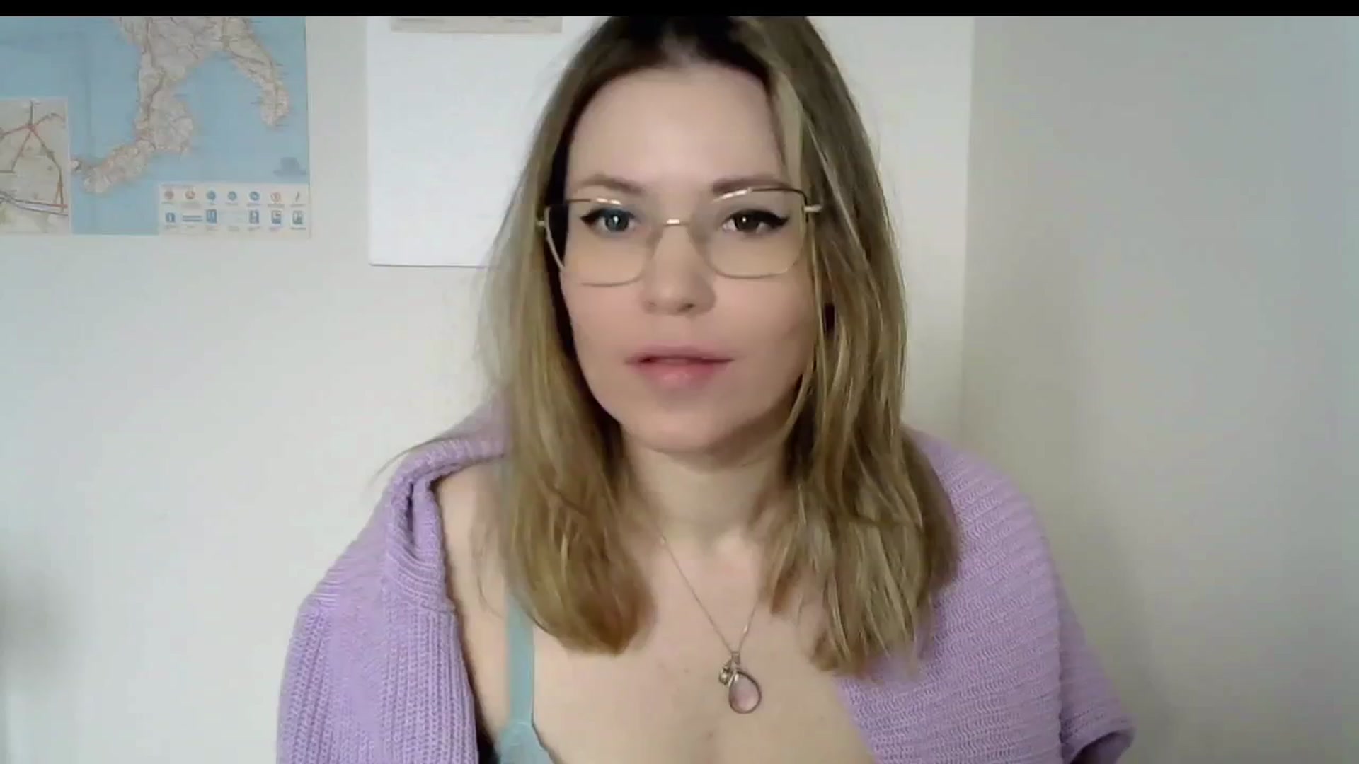 Gallery image thumbnail from Jules__'s myfreecams stream on, 03/31/2025, 10:53 image 8 of 20
