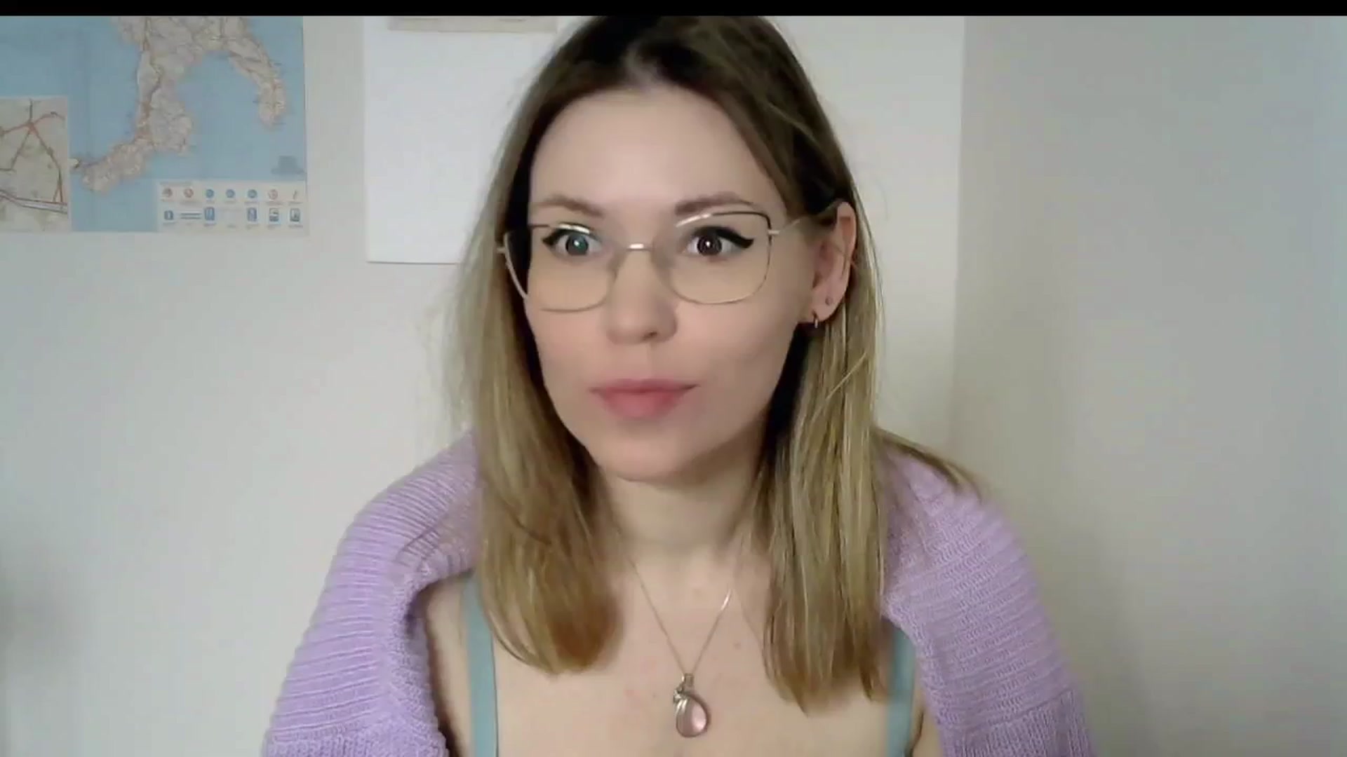 Gallery image thumbnail from Jules__'s myfreecams stream on, 03/31/2025, 10:53 image 18 of 20
