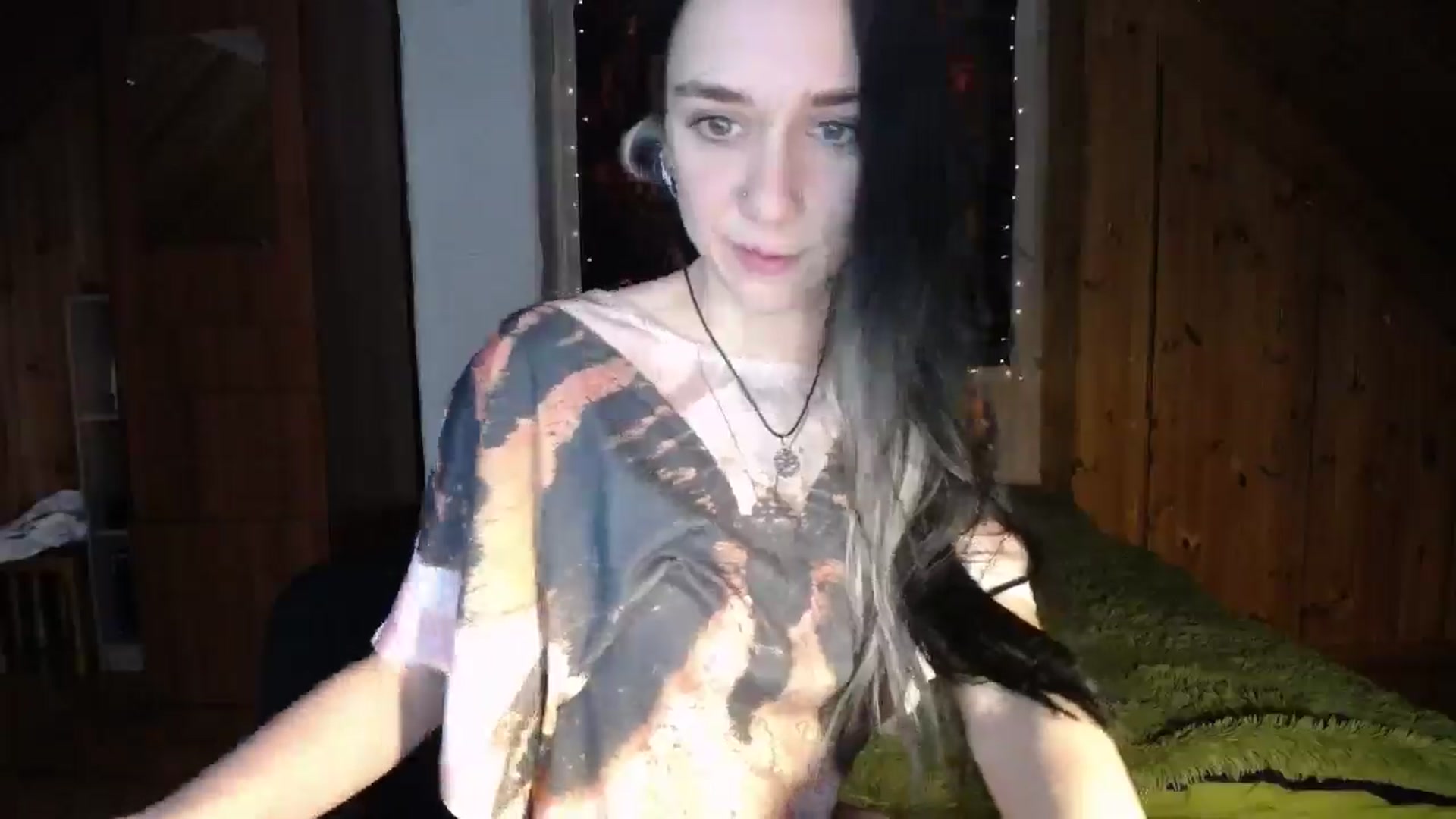 Gallery image thumbnail from JuliSilkk's myfreecams stream on, 01/21/2025, 11:40 image 14 of 20