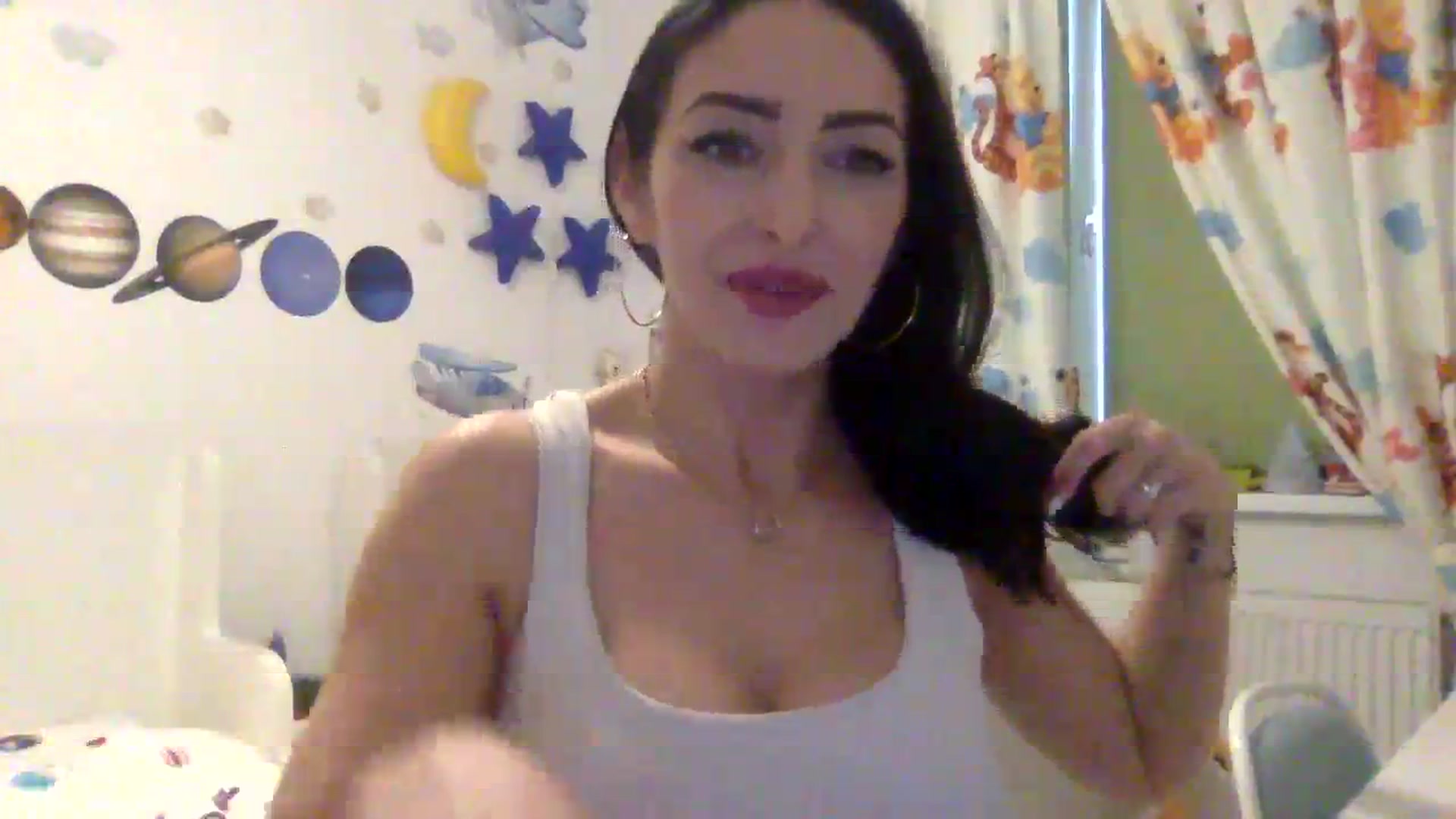 Gallery image thumbnail from Julia0410's myfreecams stream on, 12/11/2023, 11:48 image 17 of 20